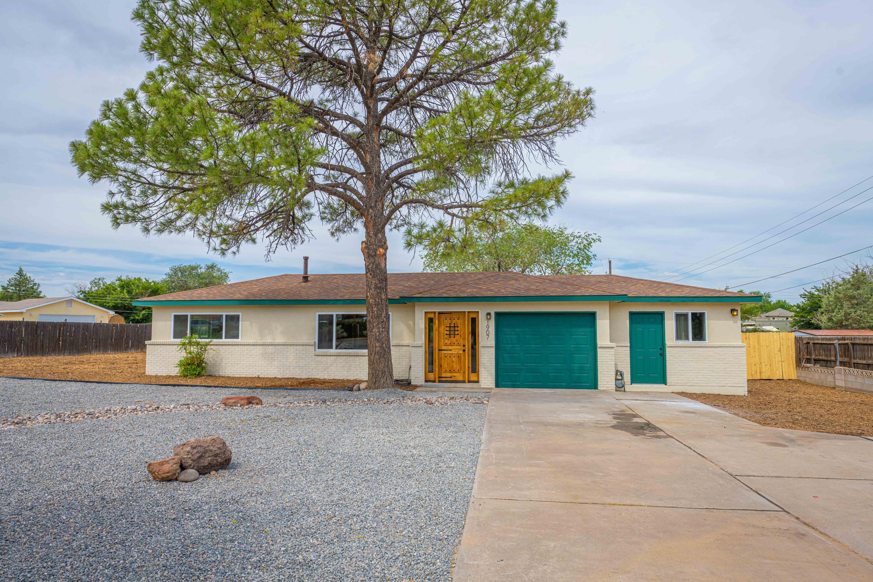 1907 Yucca Street SE, Rio Rancho, NM 87124