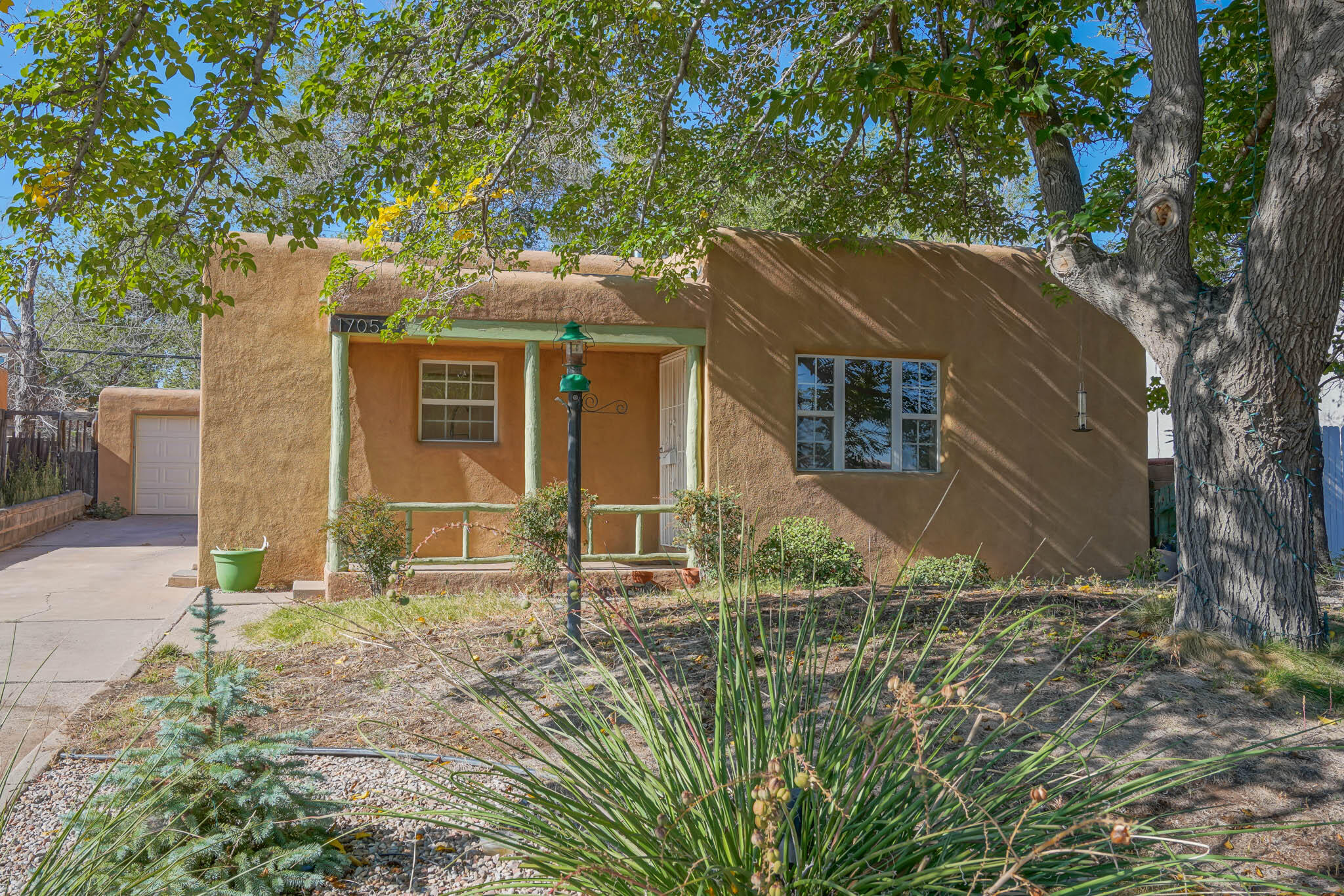 1705 Anderson Place SE, Albuquerque, NM 87108