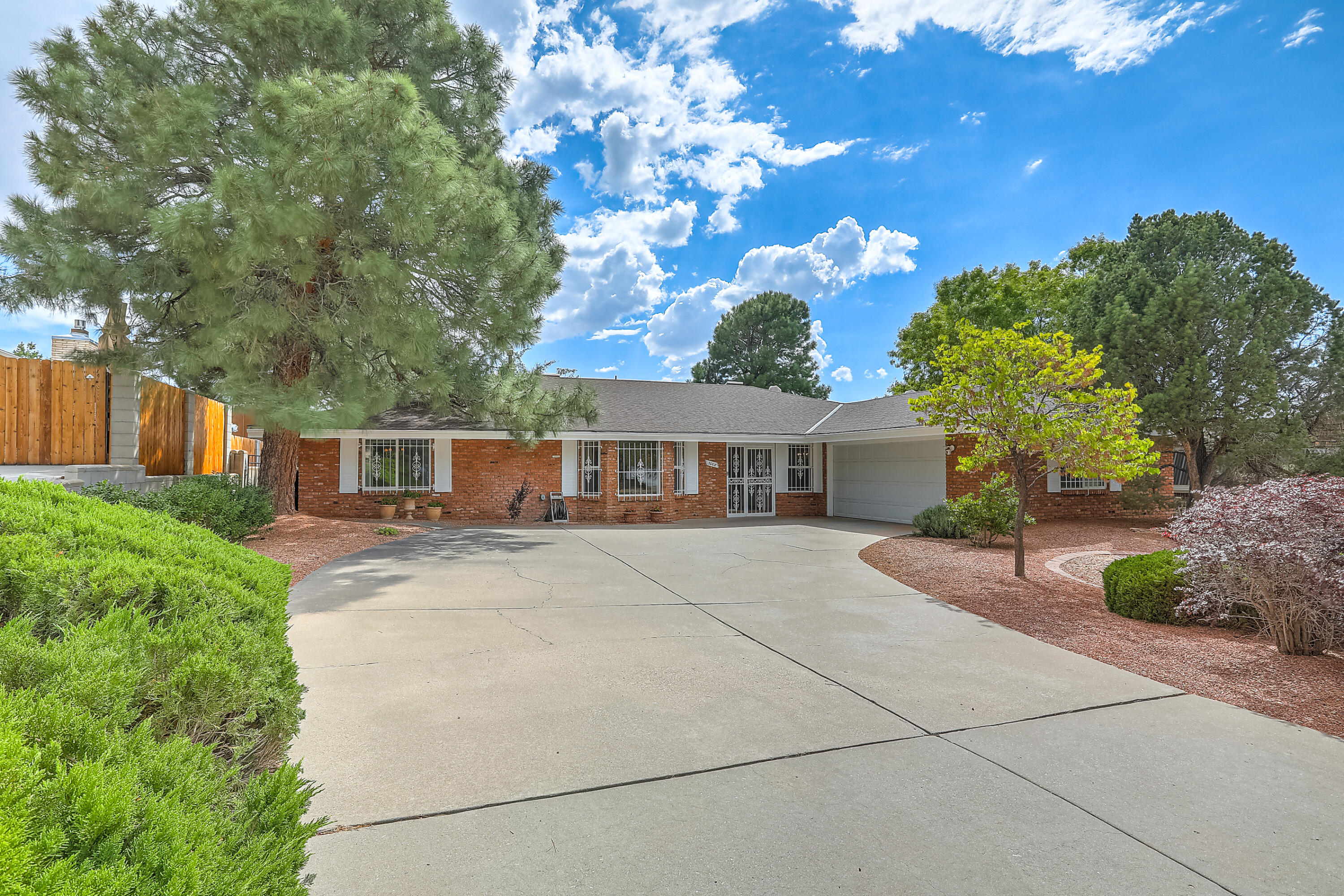 3008 El Marta Court NE, Albuquerque, NM 87111