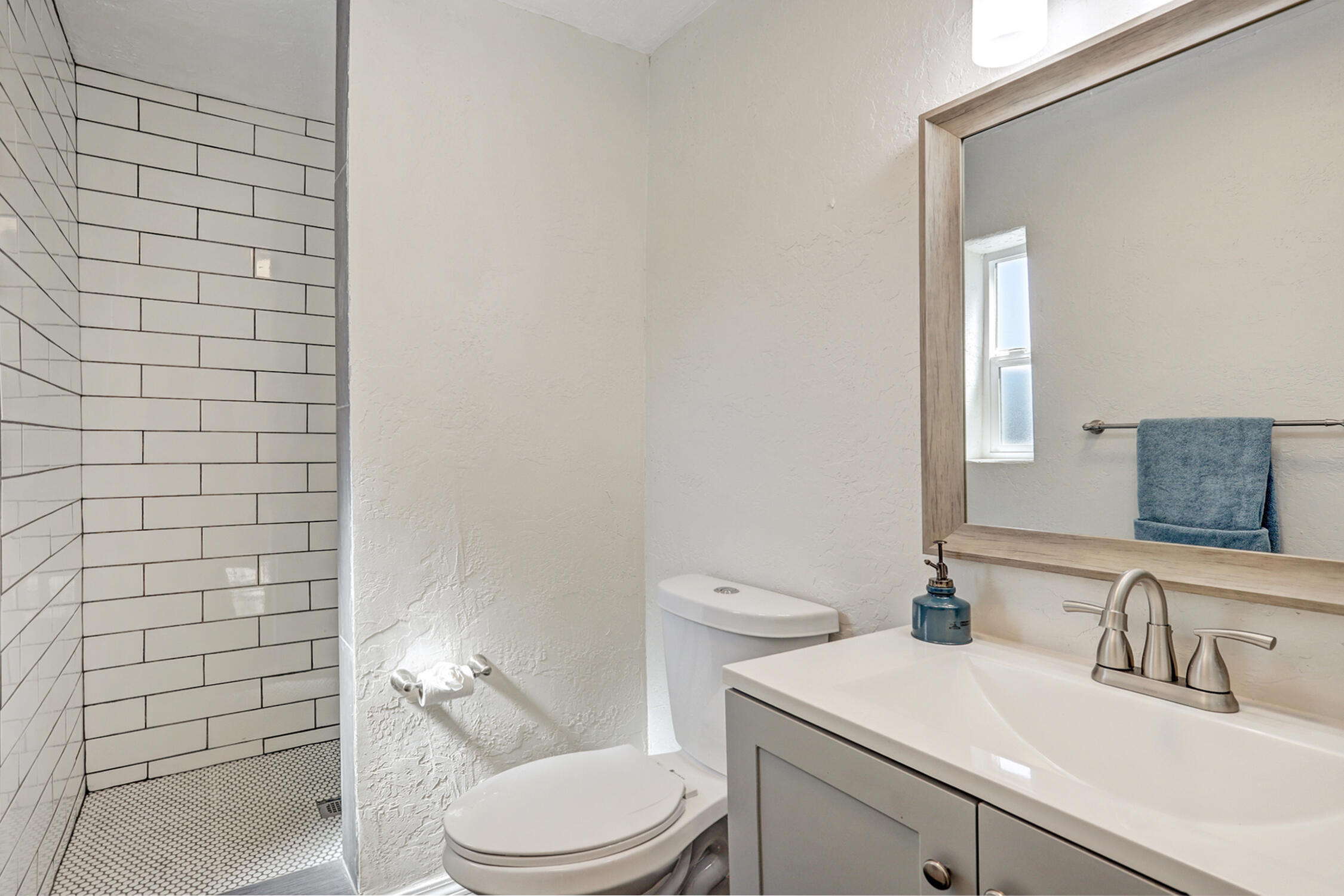 3909 Simms Avenue SE, Albuquerque, NM 87108