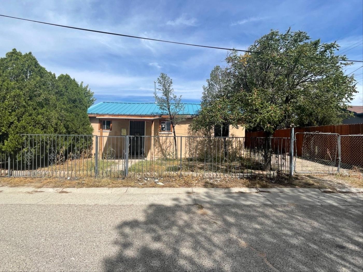 401 Gomez Avenue NE, Albuquerque, NM 87102