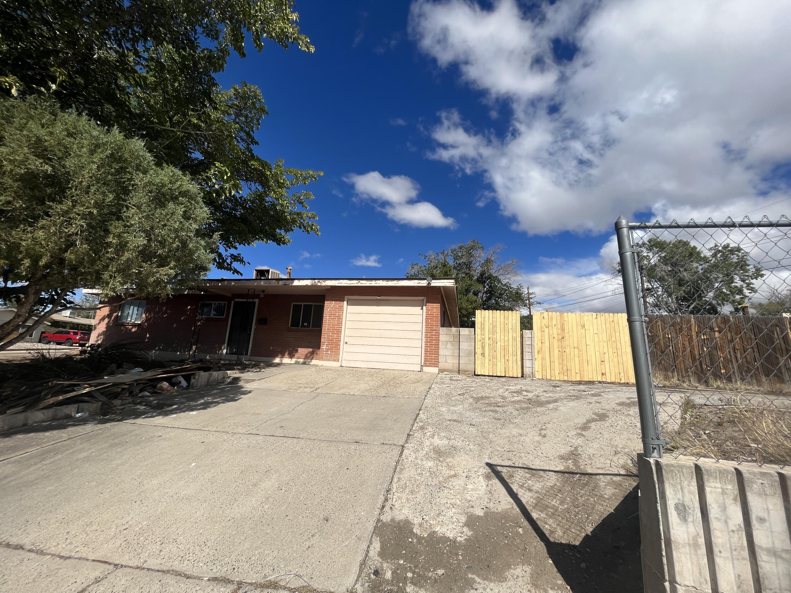 2801 Ross Avenue SE, Albuquerque, NM 87106