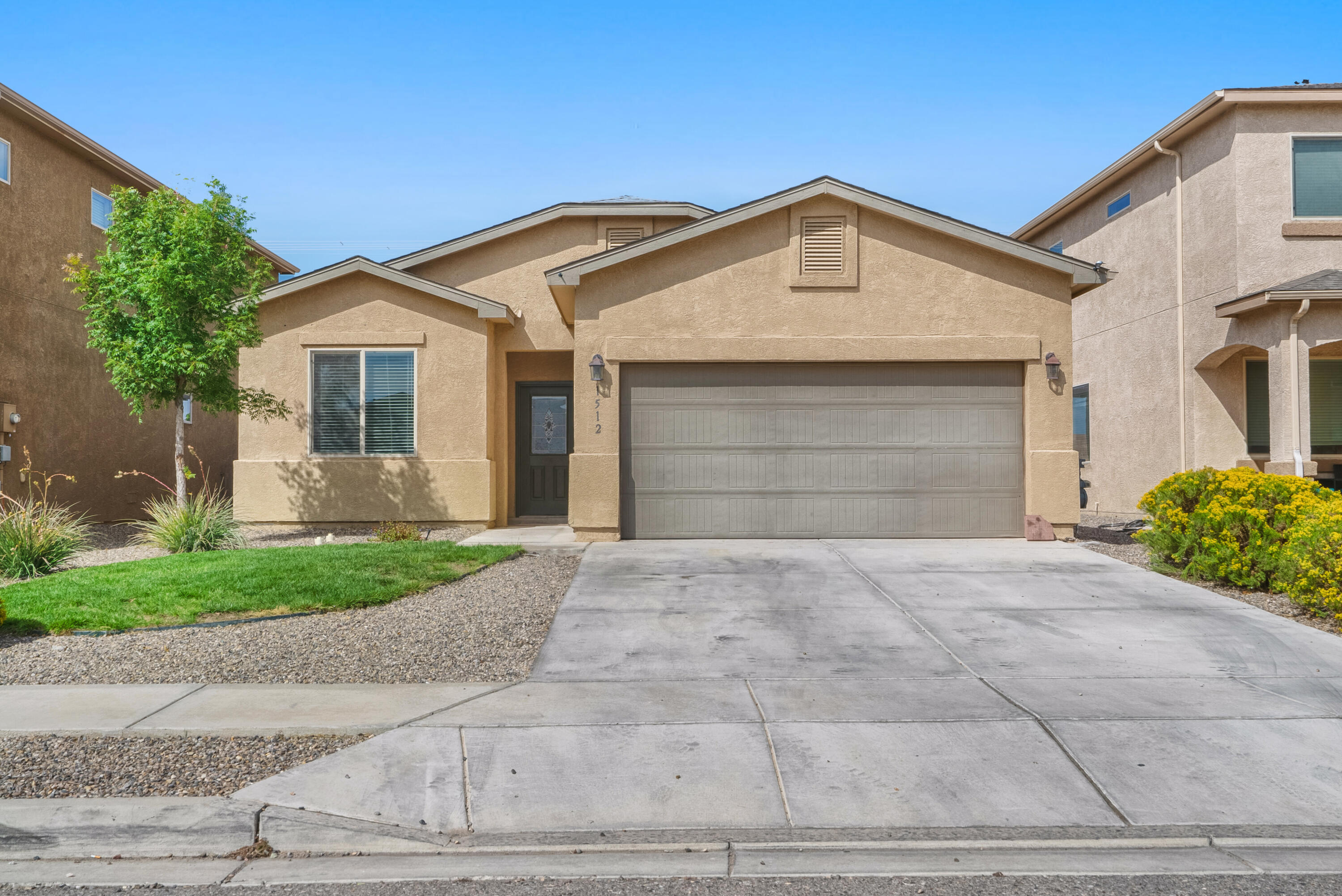 1512 Desert Painbrush Loop NE, Rio Rancho, NM 87144