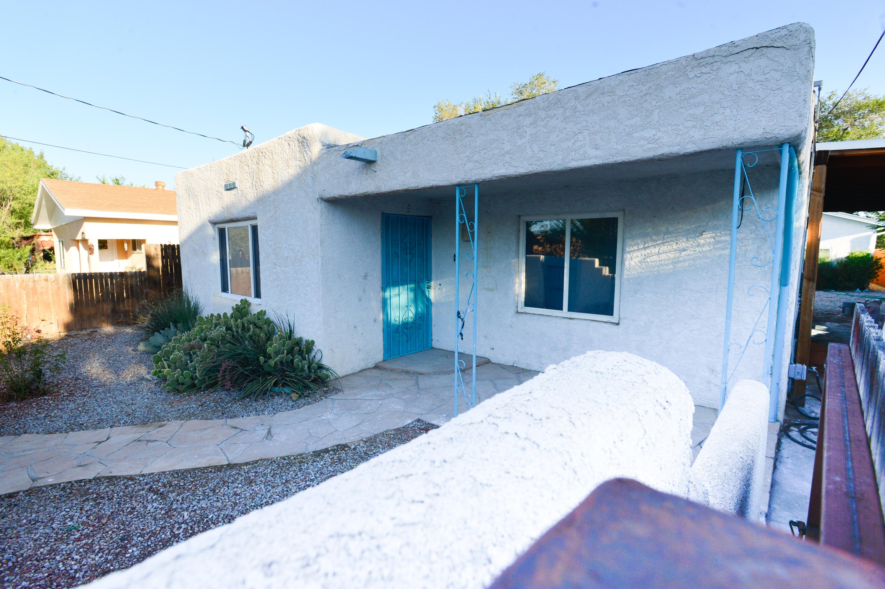 2417 Dora Avenue NW, Albuquerque, NM 87104