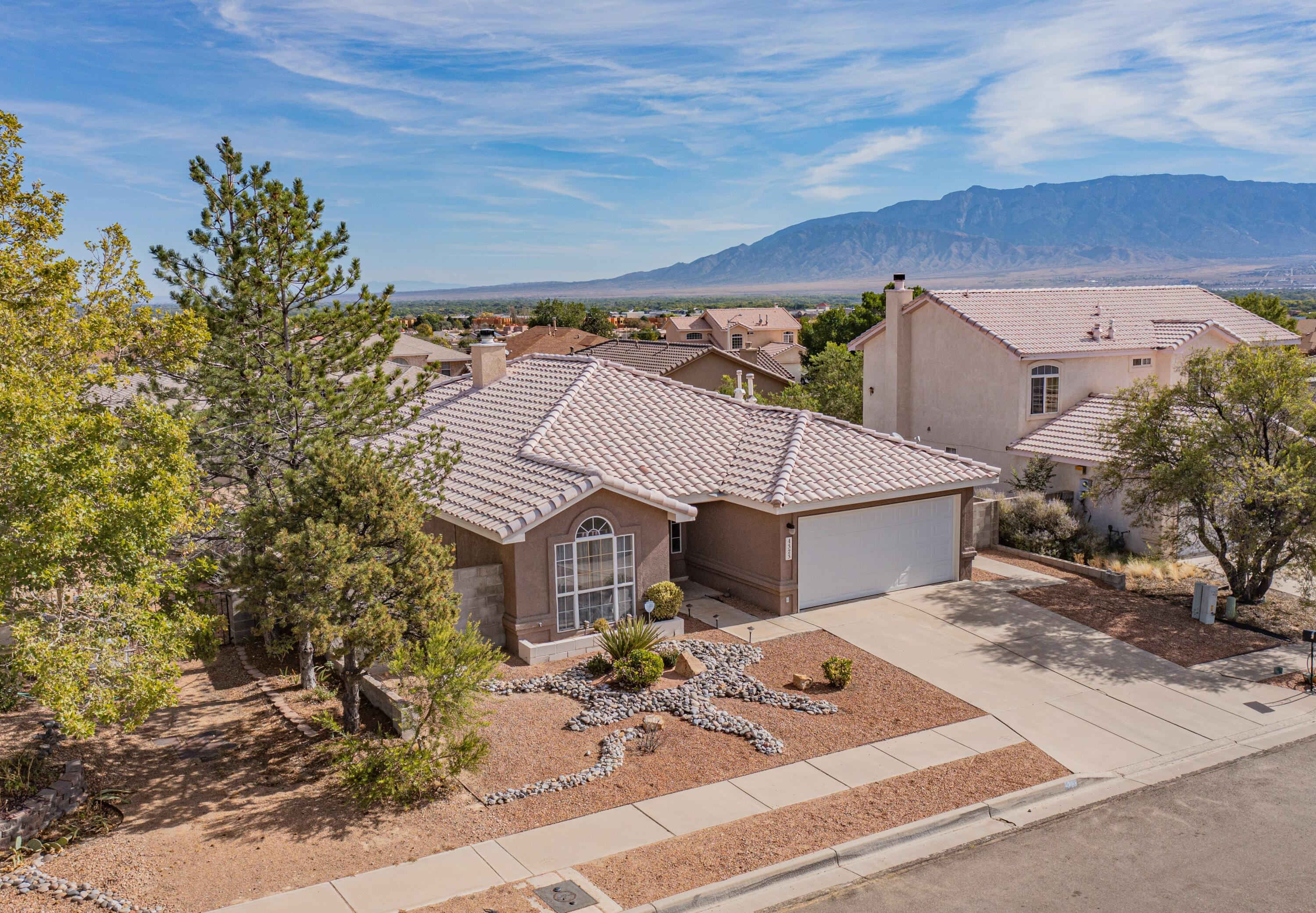 4323 Bryan Avenue NW, Albuquerque, NM 87114