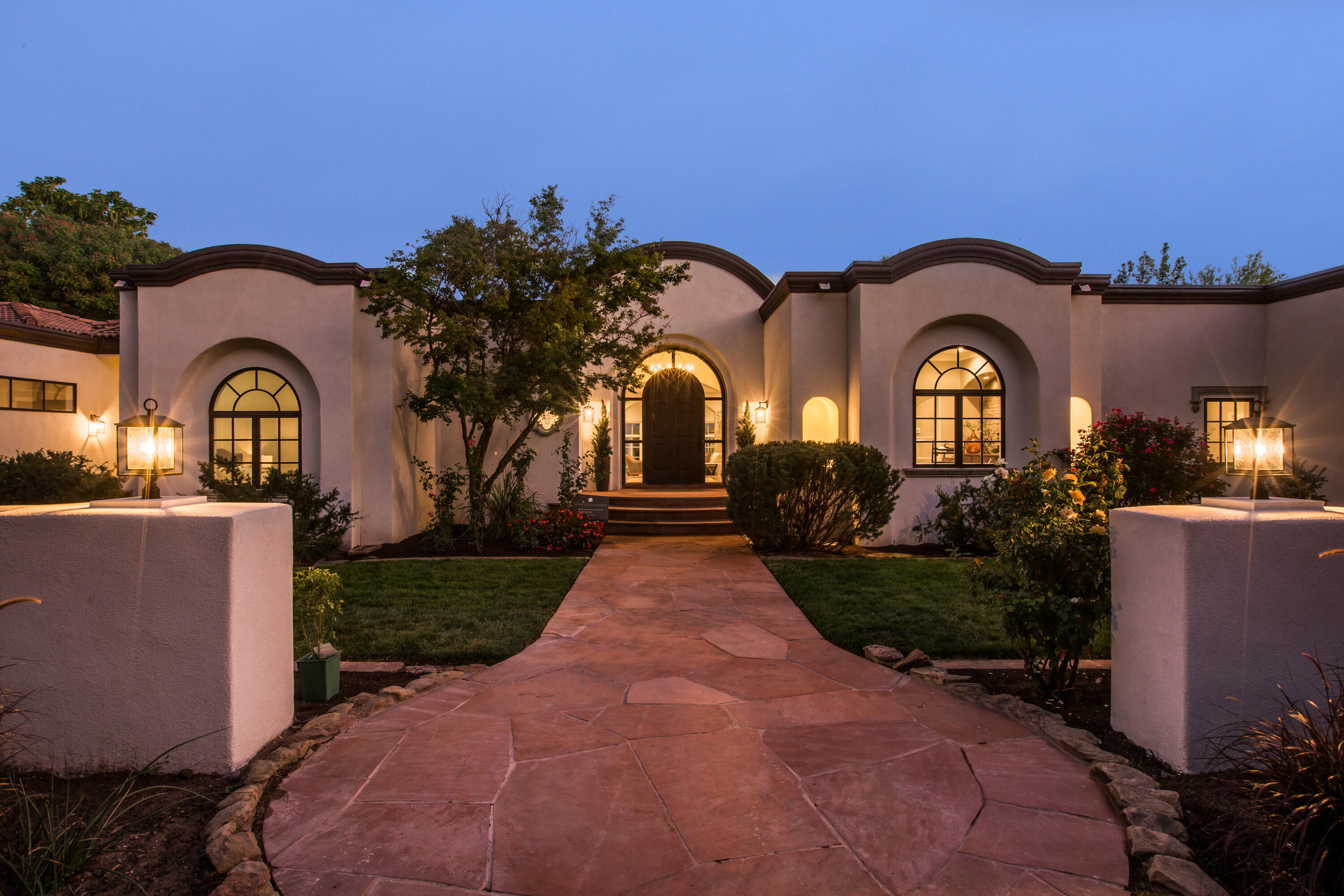 5816 Padre Roberto Road NW, Los Ranchos, NM 87107