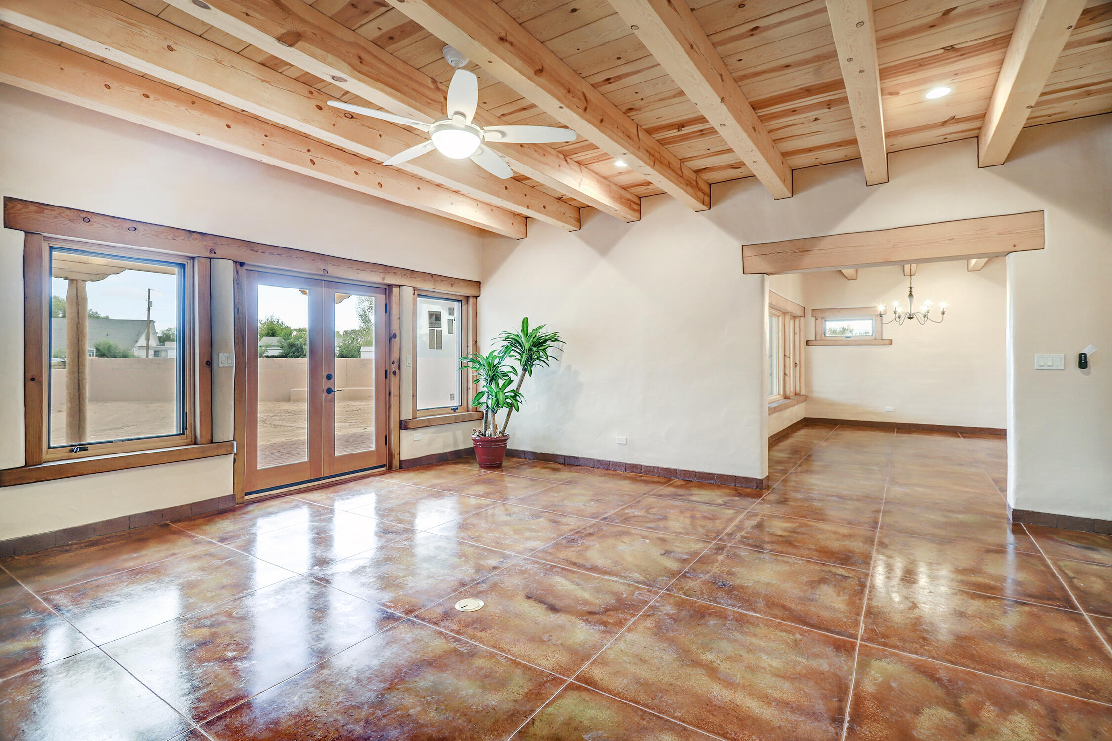 1020 Ortega Road NW, Los Ranchos, NM 87114