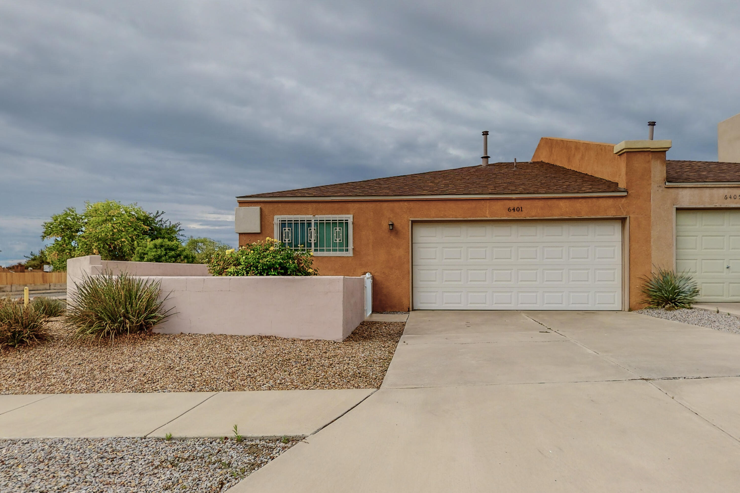 Spacious 2 Bedroom with 2 full Bathrooms Town Home in great NE Albuquerque location. No HOA. This Town Home is situated on a large Corner Lot and offers a nice Floorplan, large Primary Bedroom with double sinks in Bathroom and walk-in Closet. All appliances included!