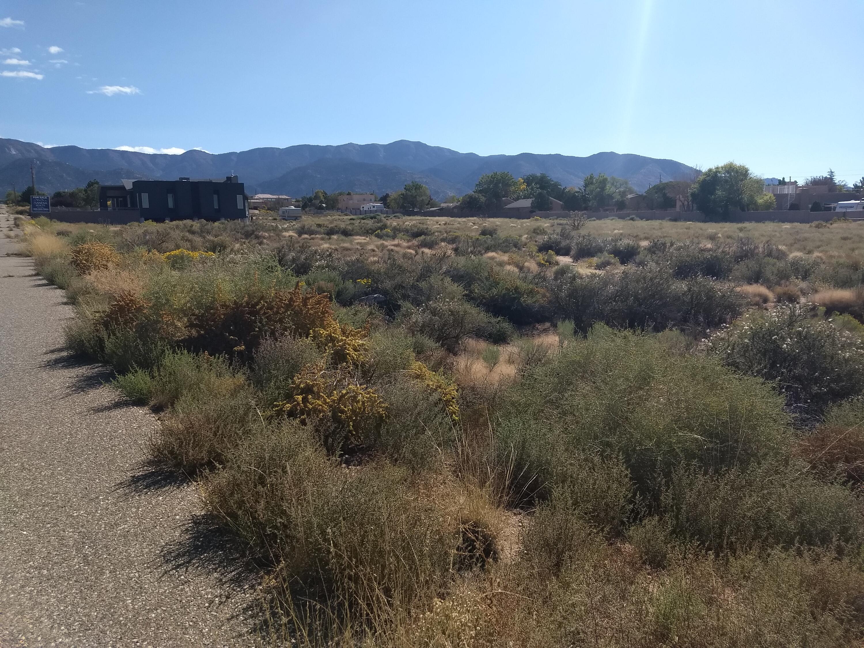 2 Del Rey Avenue NE, Albuquerque, NM 87122