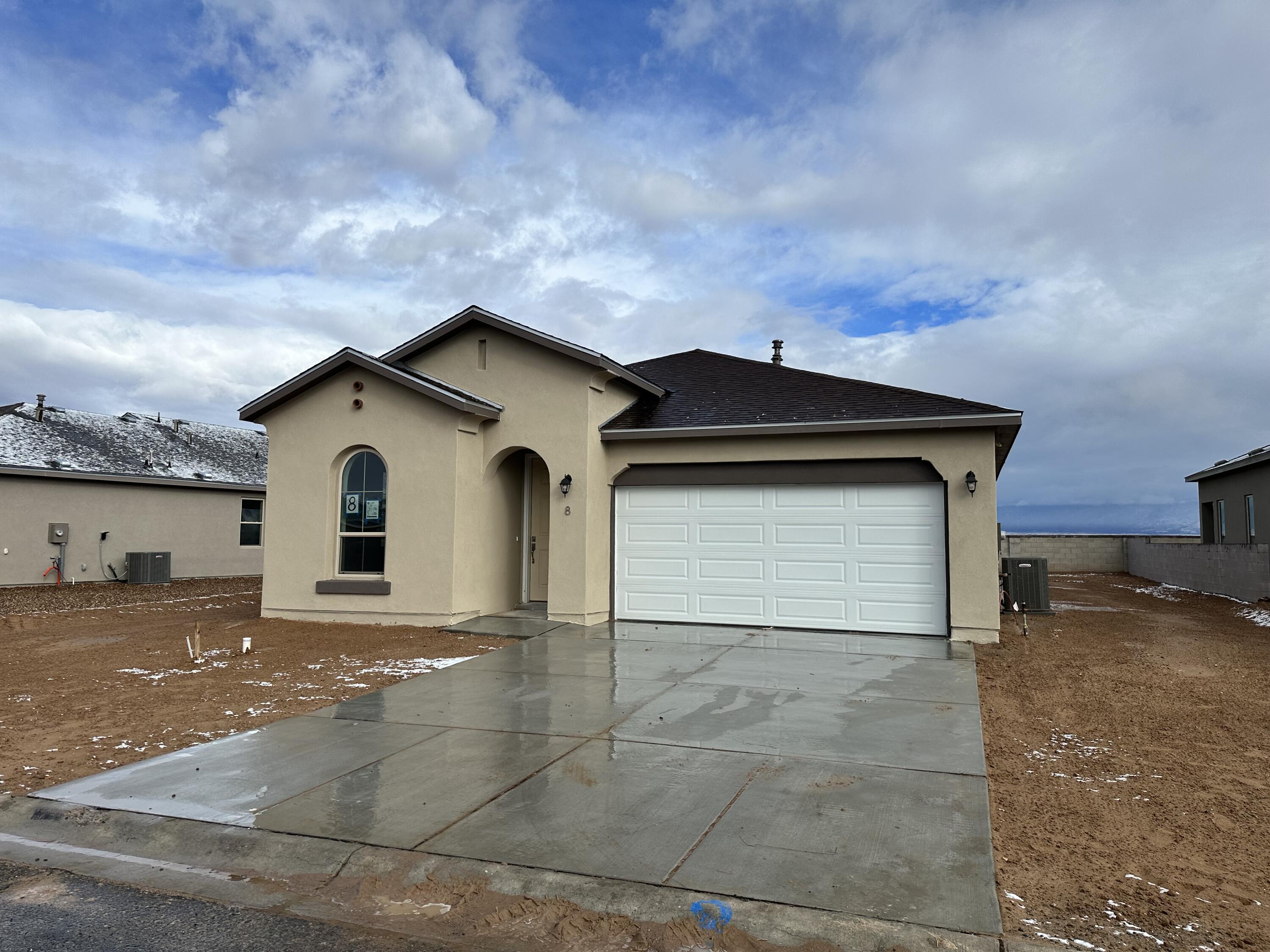 8 Enebro Place, Los Lunas, NM 87031
