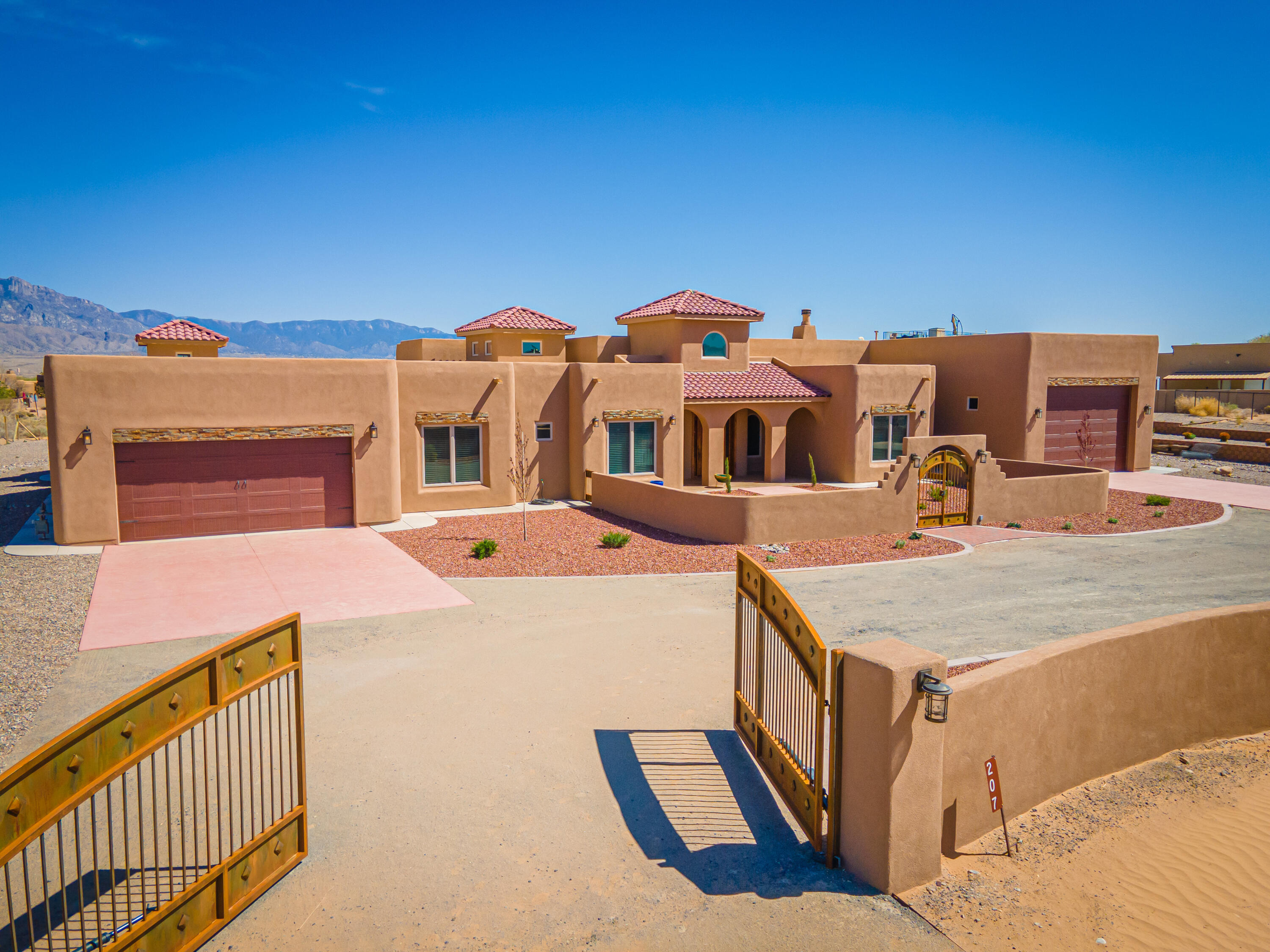 207 Tierra De Corrales Road, Corrales, NM 87048