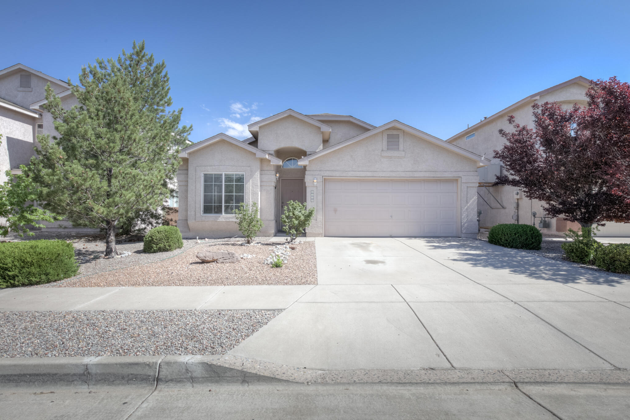 Super great deal!  This home has four bedrooms, a spacious floorplan with two living areas, great location, close to shopping, parks and trails! Newer roof. The HOA offers access to a Community Pool!  The home is priced to sell with no repairs.