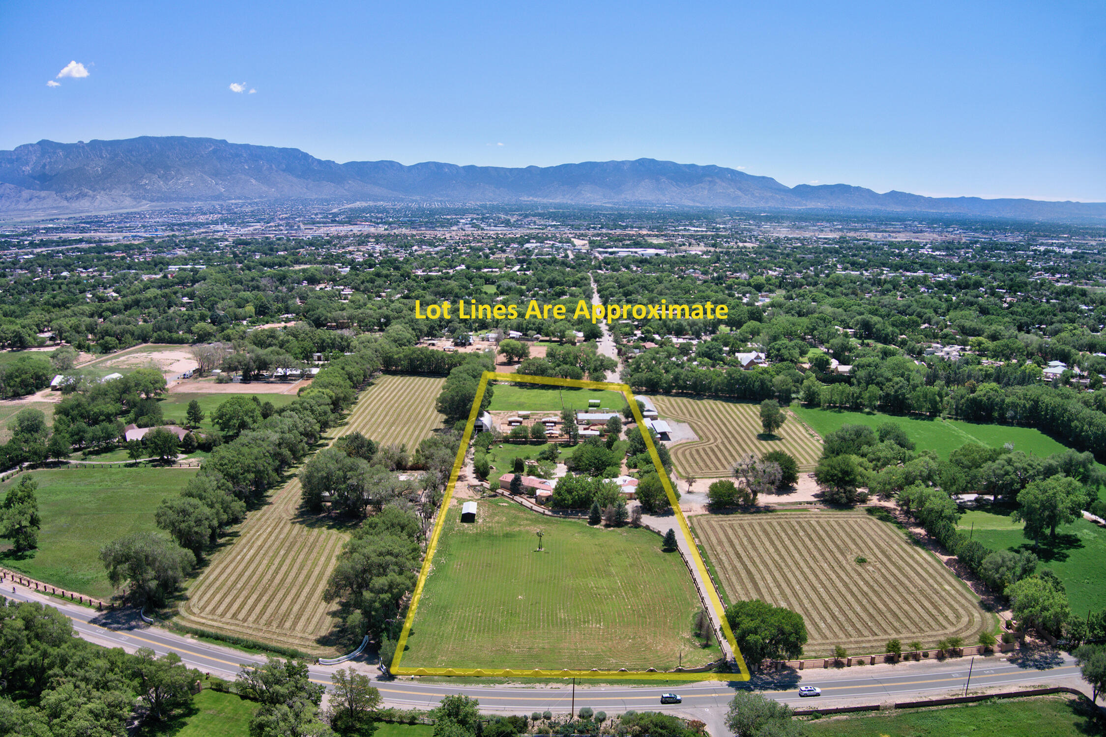 7012 Rio Grande Boulevard NW, Los Ranchos, NM 87107