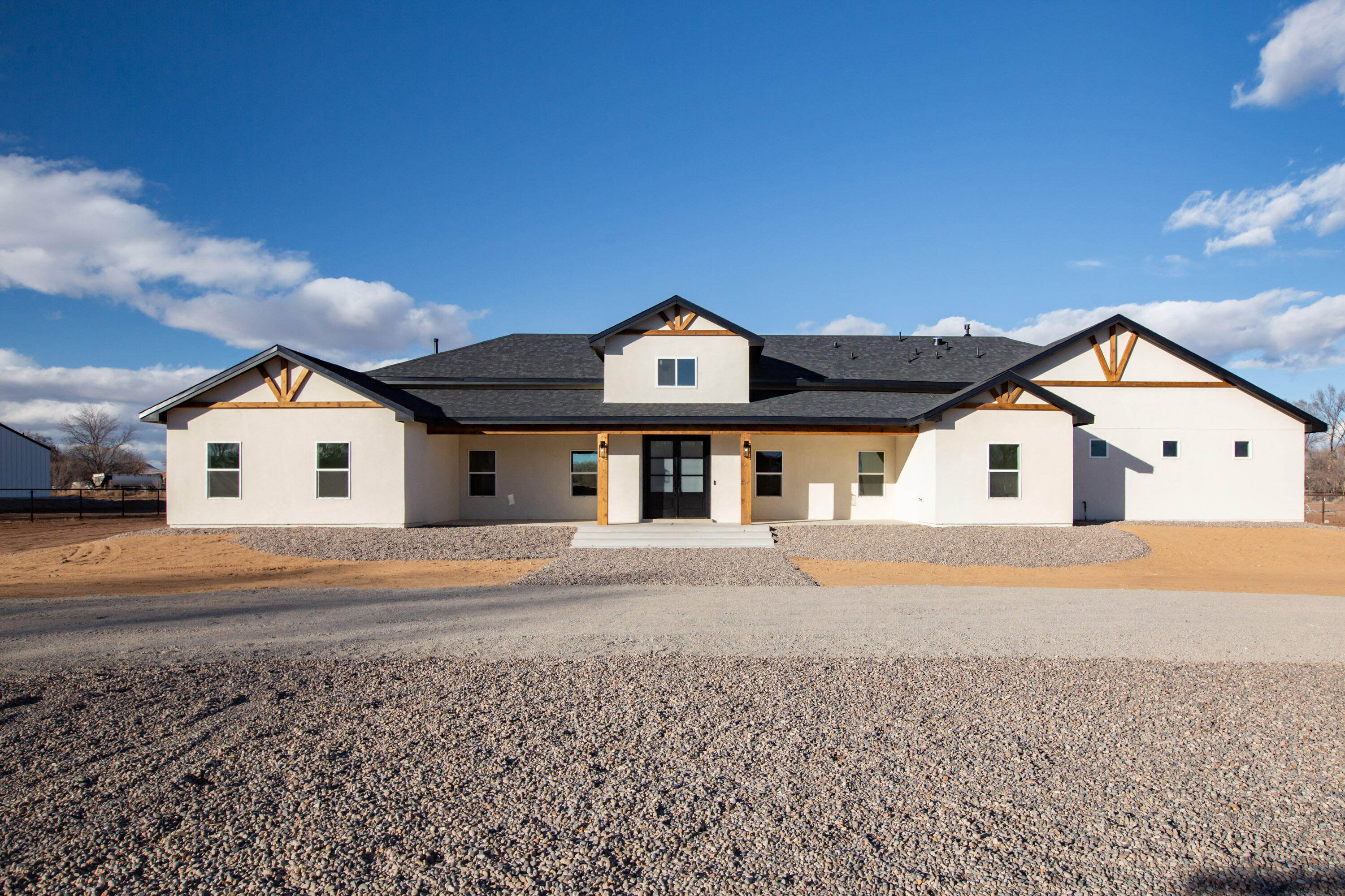 3 Benito Lane, Los Lunas, NM 87031