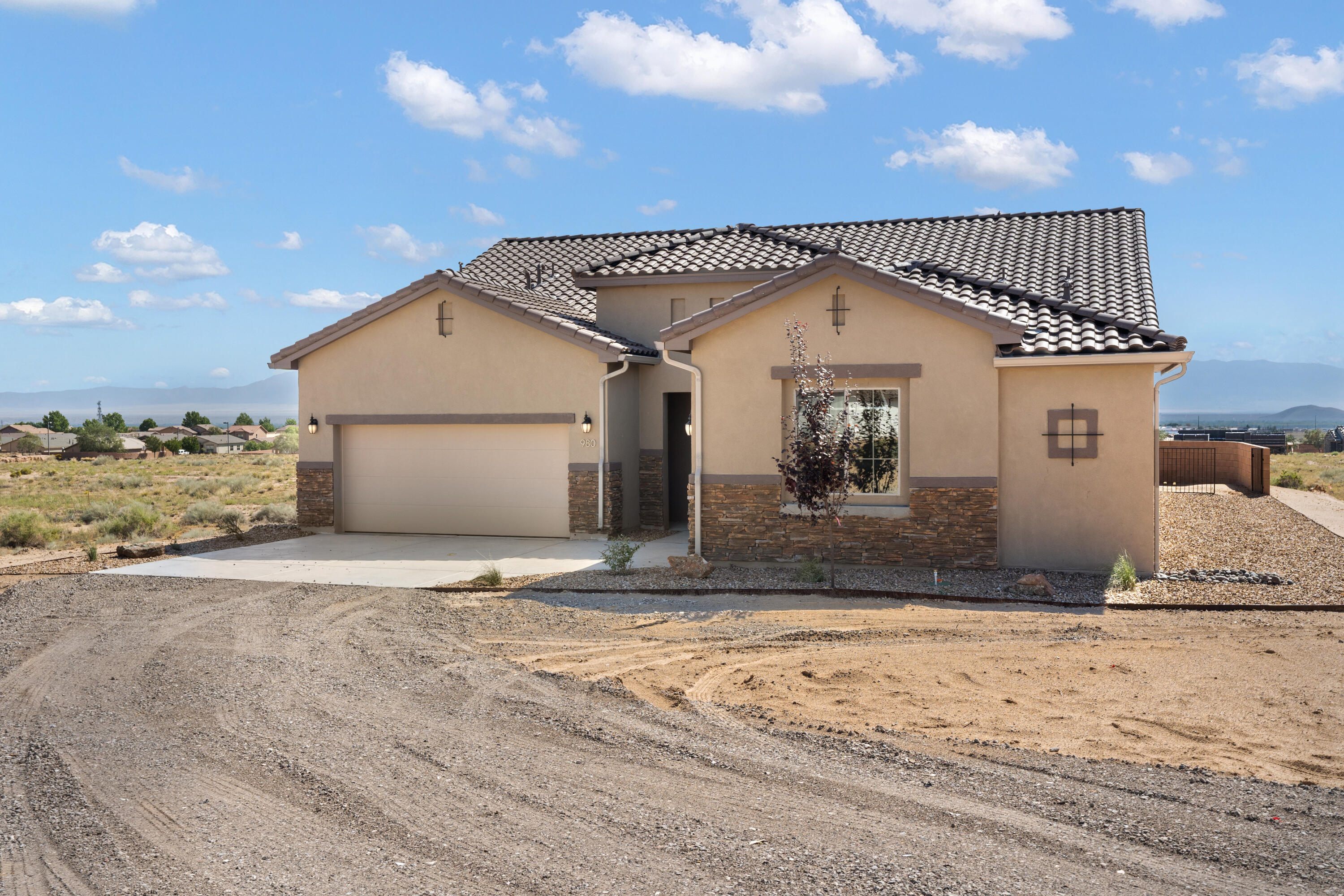 980 Vista Grande SW, Los Lunas, NM 87031