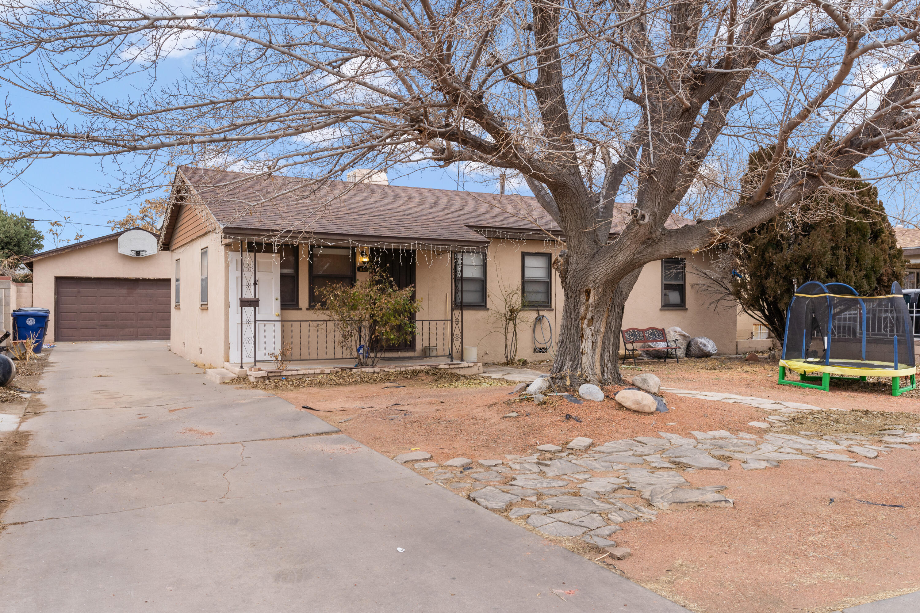 845 Hidalgo Circle NW, Albuquerque, NM 87105