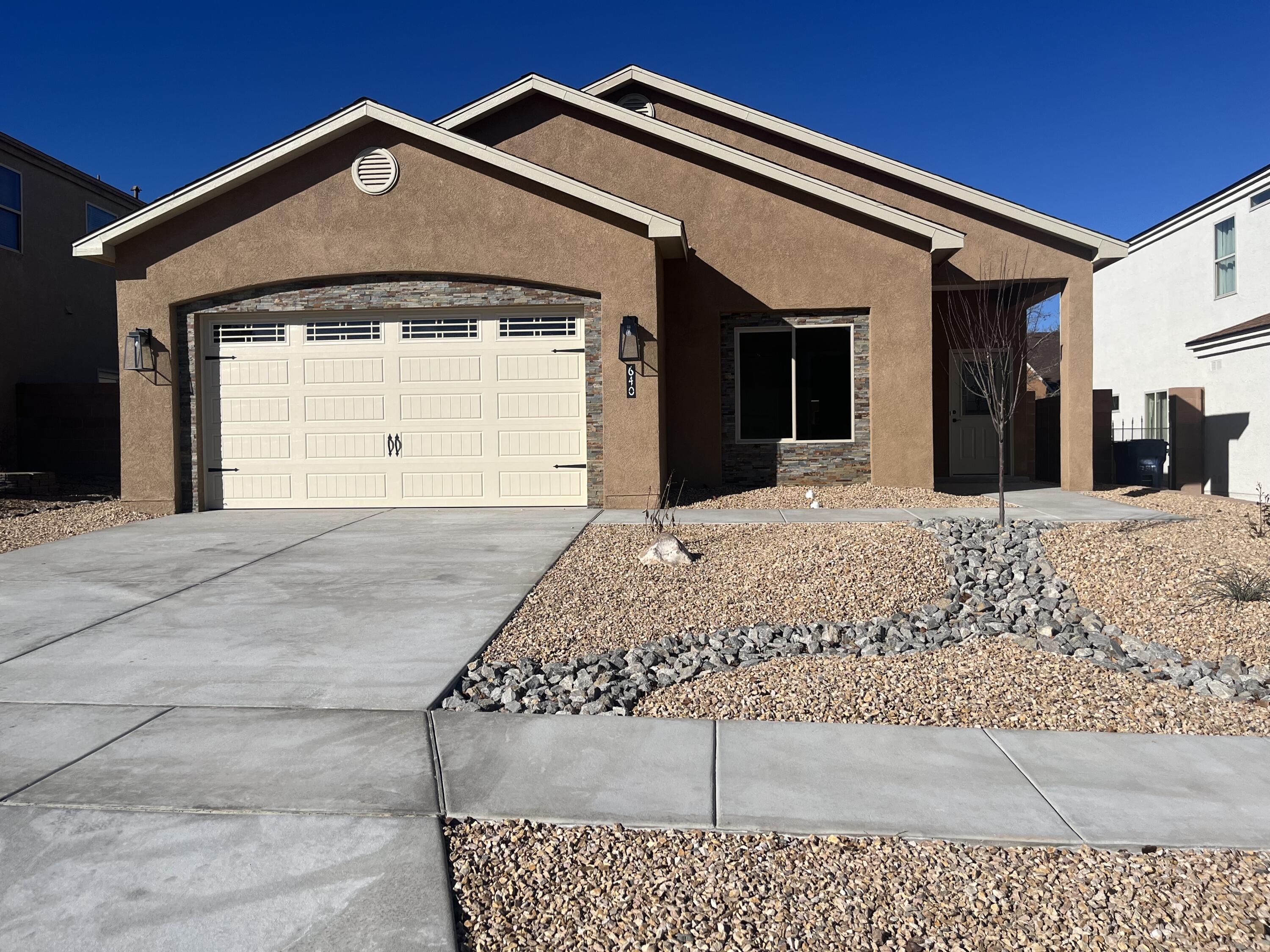 640 Primrose Avenue SW, Los Lunas, NM 87031