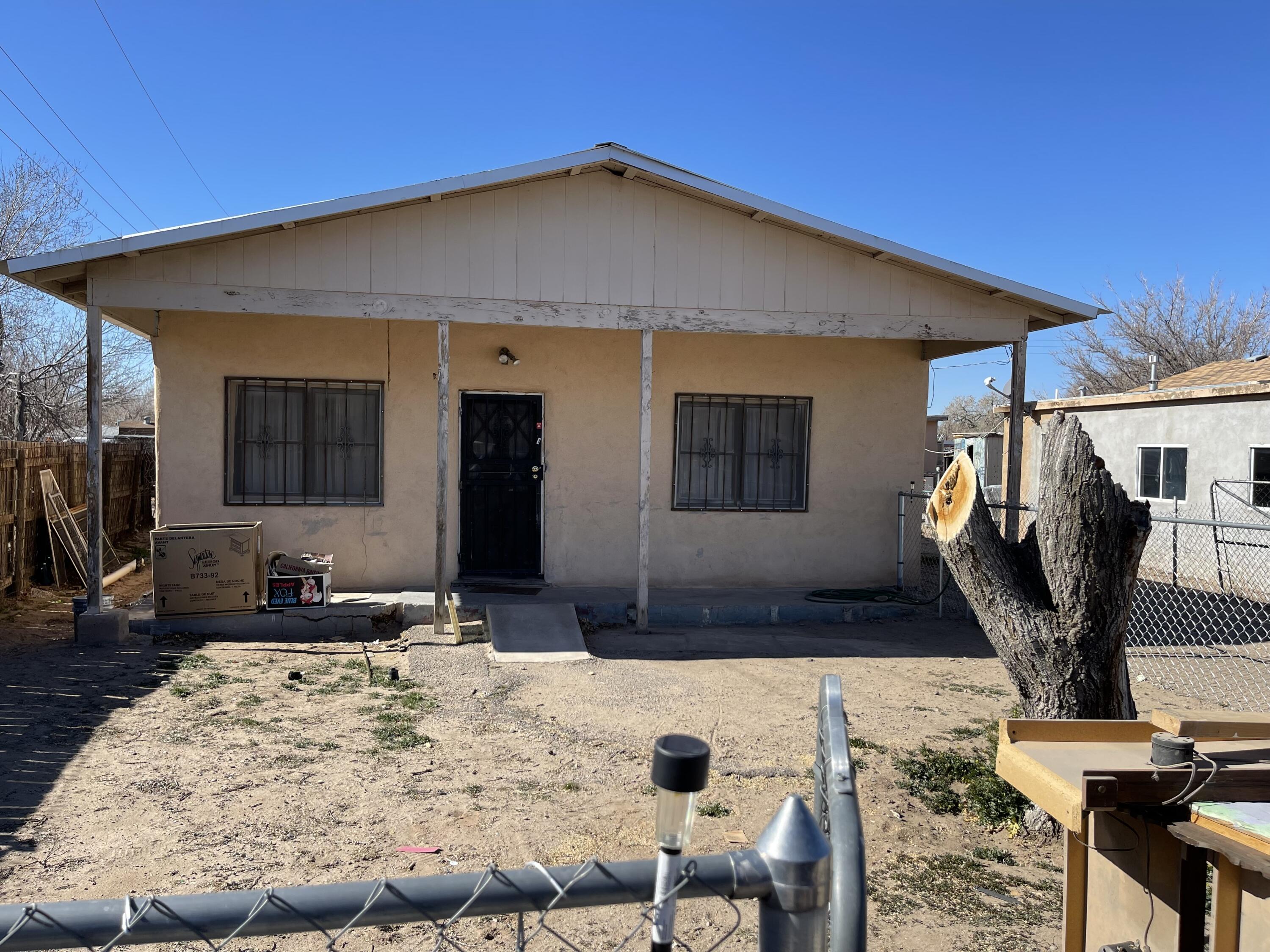 Calling everyone that is ready to fix this up! Fix it, flip it, rent it or keep it for yourself. Home has been owned by same owner since it was built. PRICED TO SELL! Access to the spacious backyard.