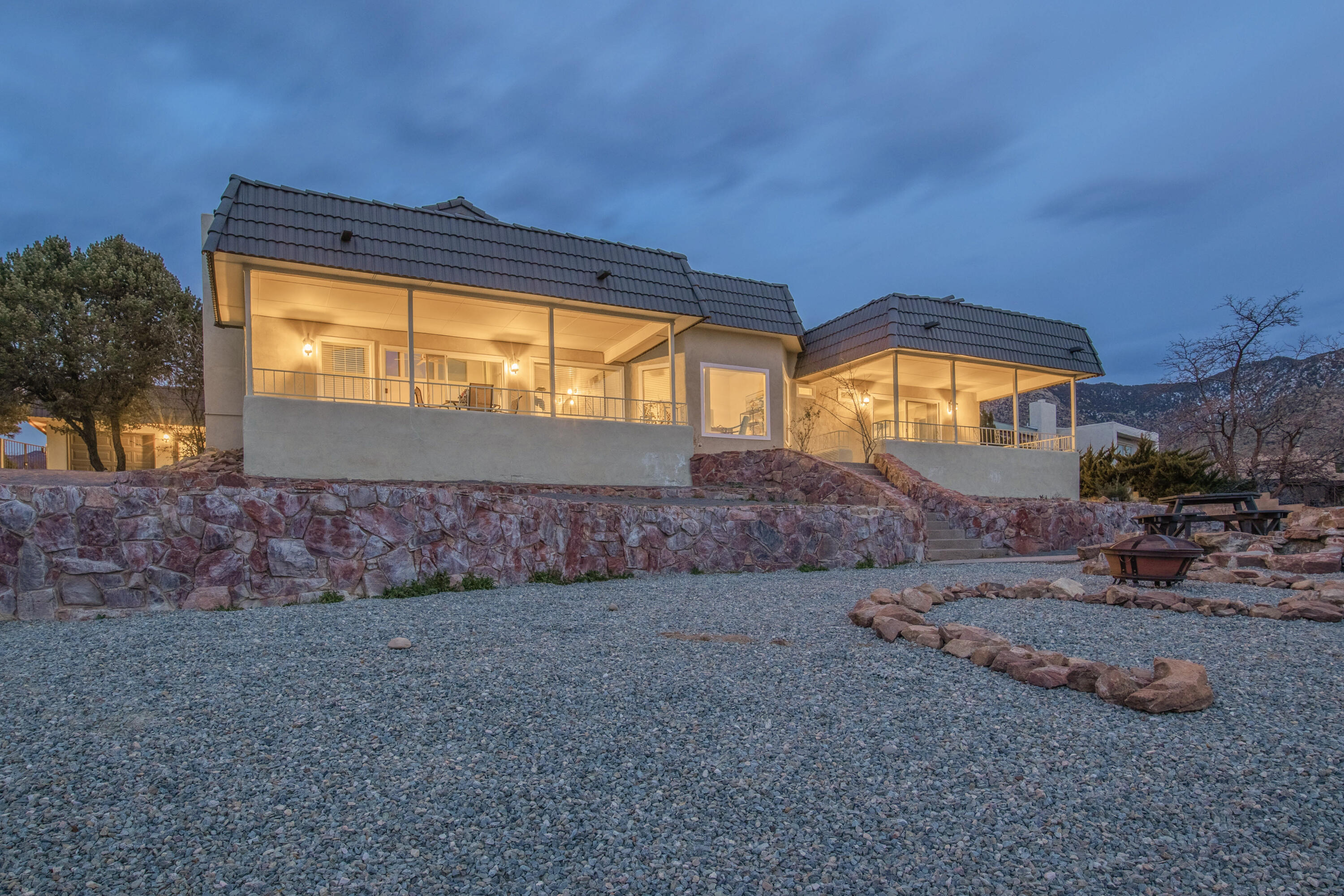 4915 Camino De Monte NE, Albuquerque, NM 87111