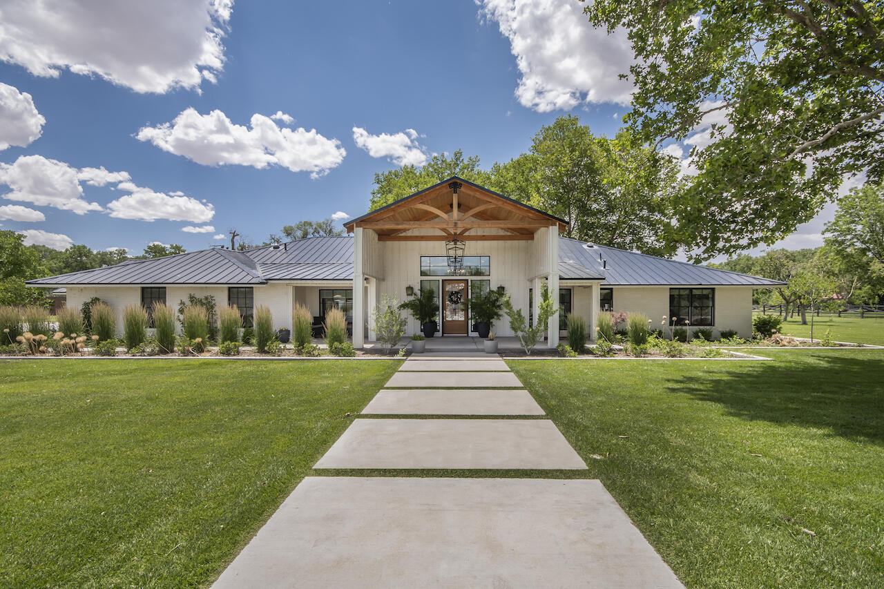 4601 Rio Grande Lane NW, Los Ranchos, NM 87107