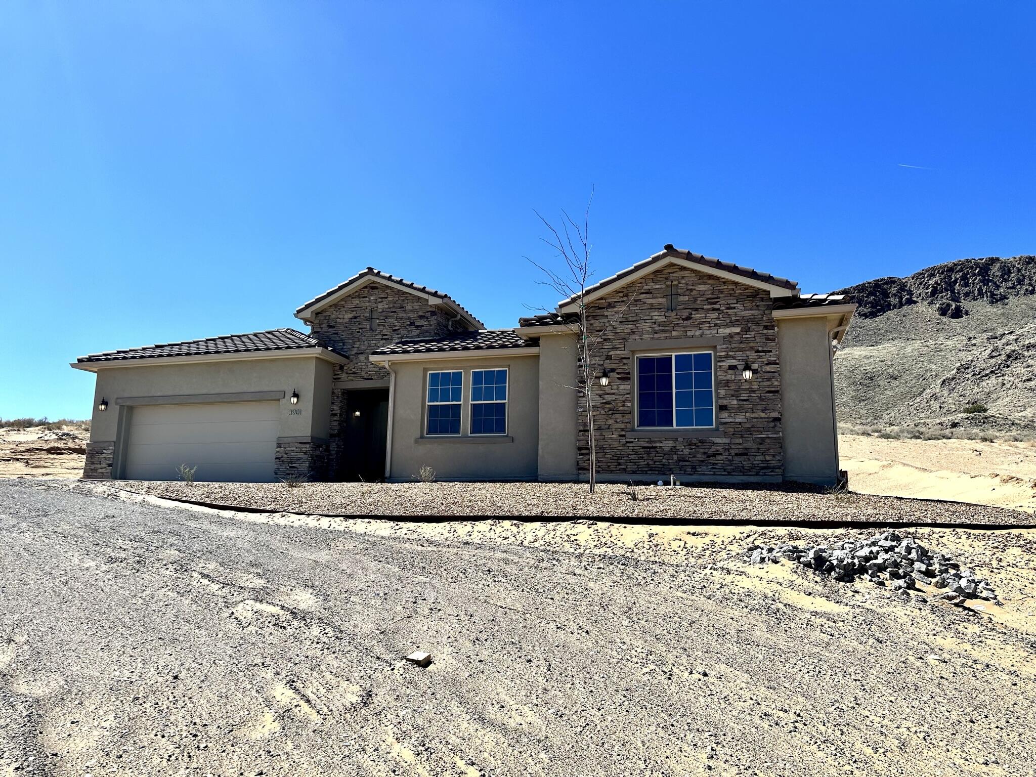 3901 Vista Del Rio SW, Los Lunas, NM 87031