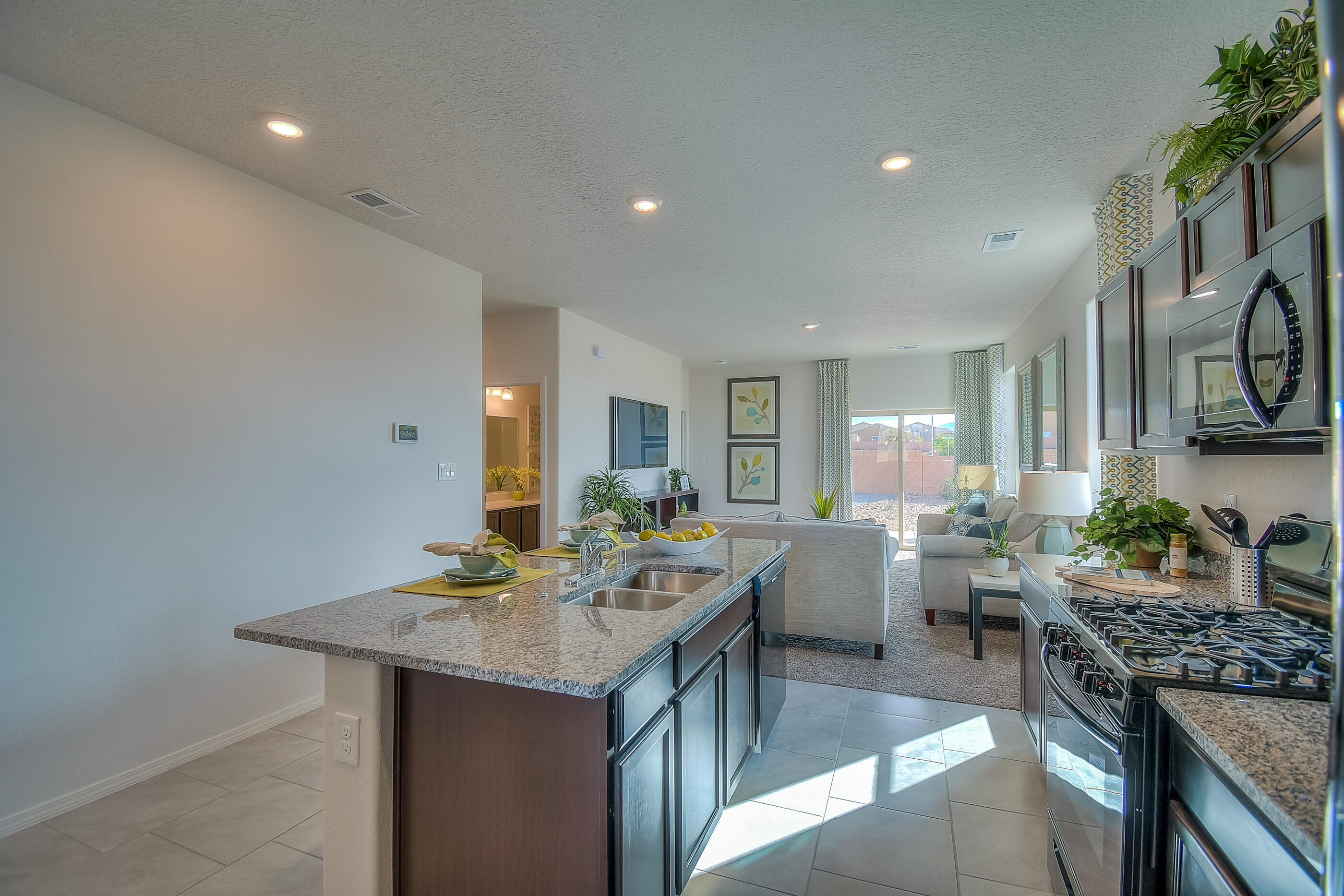 8 Calle Ocio Court, Los Lunas, NM 87031