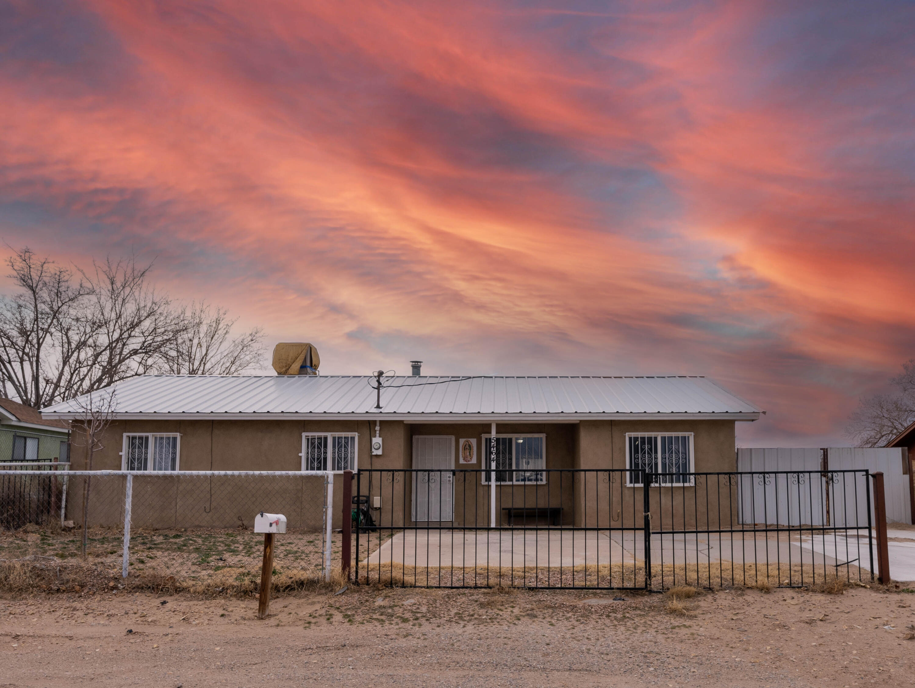 5464 Winchester Road SW, Albuquerque, NM 87121