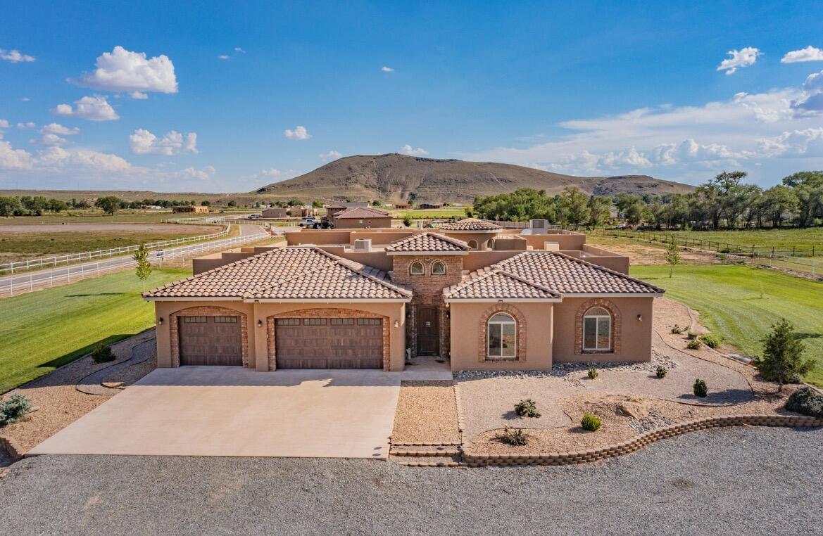 2 Wishbone Court, Los Lunas, NM 87031