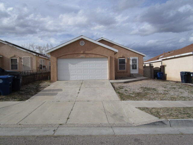 8827 Thor Road SW, Albuquerque, NM 87121
