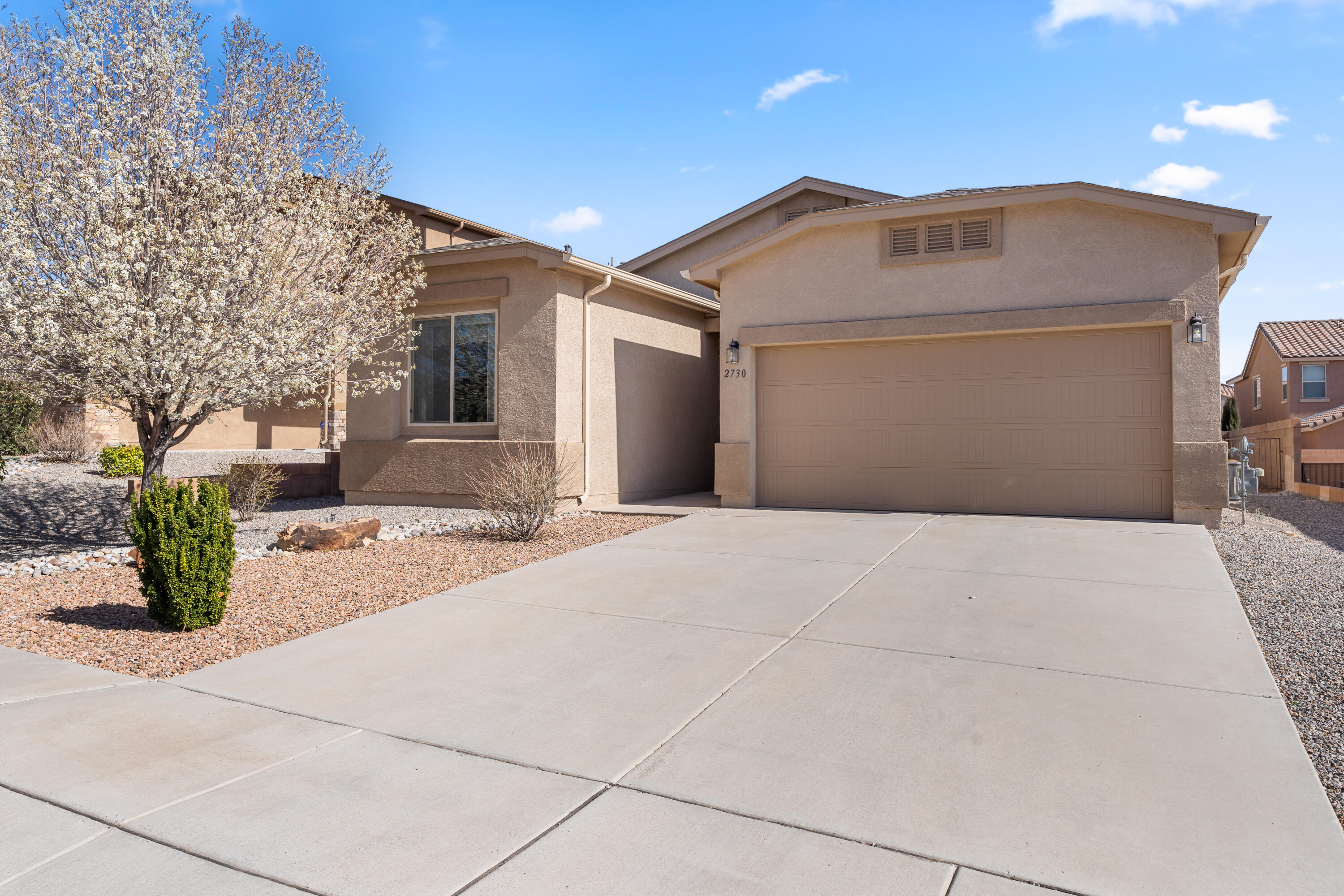 Exceptionally maintained 3BDR/2BA one story home with popular floor plan featuring the master suite on its own wing with separate shower, dual sink vanity, linen closet & large walk-in closet.  Secondary bedrooms & bath on its own wing makes a great guest suite.  Open living room, kitchen and dining are perfect for entertaining.  Kitchen features an island, gas stove, tile flooring, walk-in pantry; all appliances stay.  Separate utility room with laundry sink.  Tankless water heater.  Beautifully landscaped backyard with extended patio, patio cover, turf, easy care rock landscape.  Great location close to parks, schools, shopping, neighborhood pathways, Presbyterian Rust Medical Center, Intel & Cottonwood Mall!