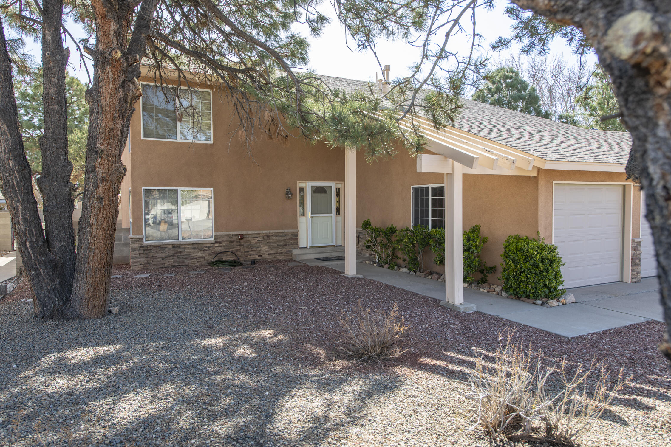 5804 Cochiti Drive NW, Albuquerque, NM 87120