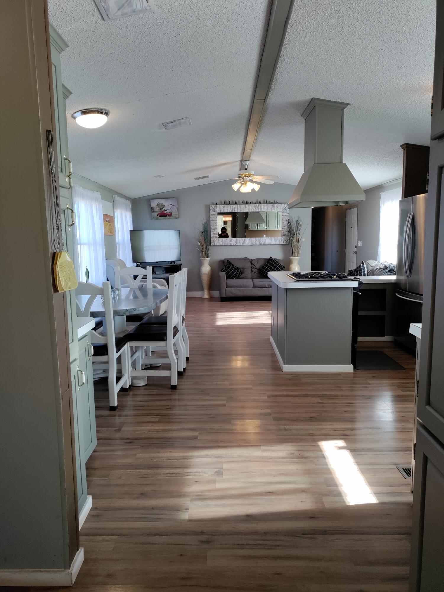 71 Fruita Road, Laguna, NM 87026
