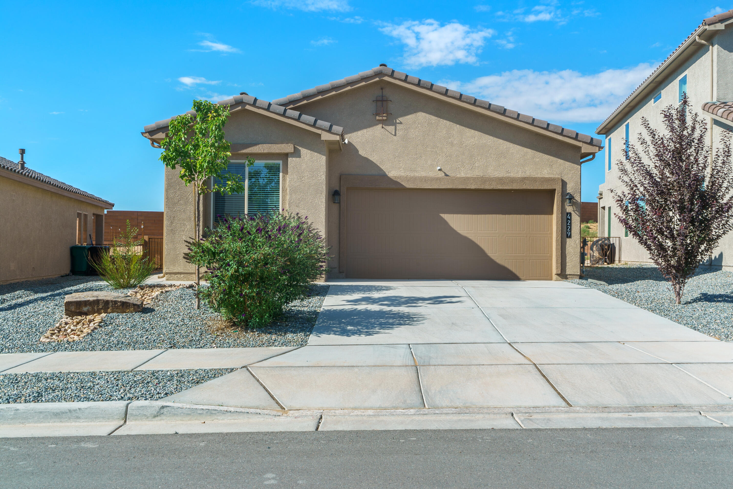 Welcome to this gorgeous 2 year old DR Horton home.  This home features lovely appointments including modern tile, granite counters, stainless steel appliances, tiled showers and more.  Great floor plan with a large open living/dining/kitchen area.  Primary bedroom is separate from the other rooms, and is quite spacious including a lovely bathroom with dual sinks, large shower and a walk-in closet.  Large backyard with a covered patio too.  Come see this move in ready home today.