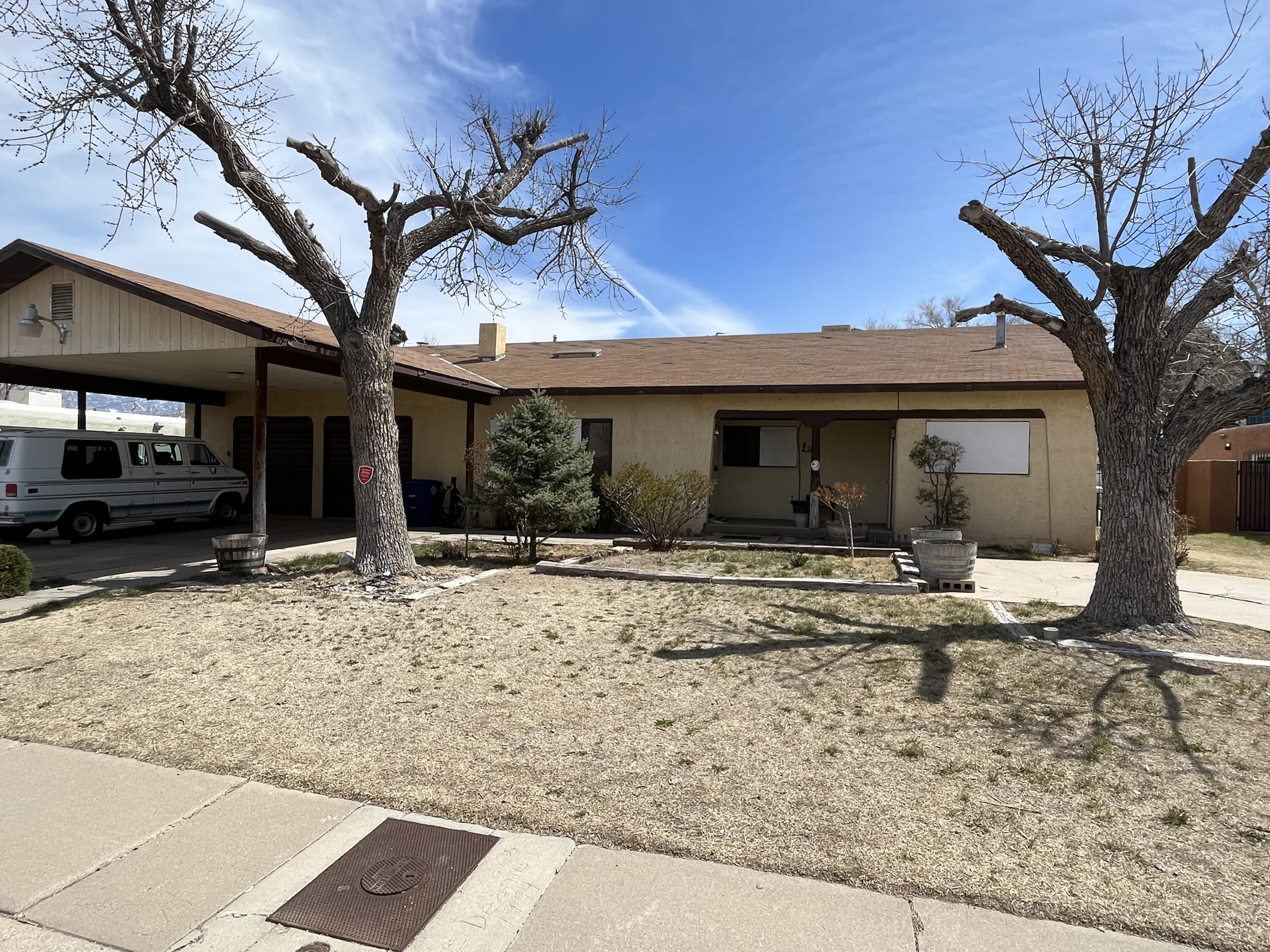 1016 Arizona Street SE, Albuquerque, NM 87108