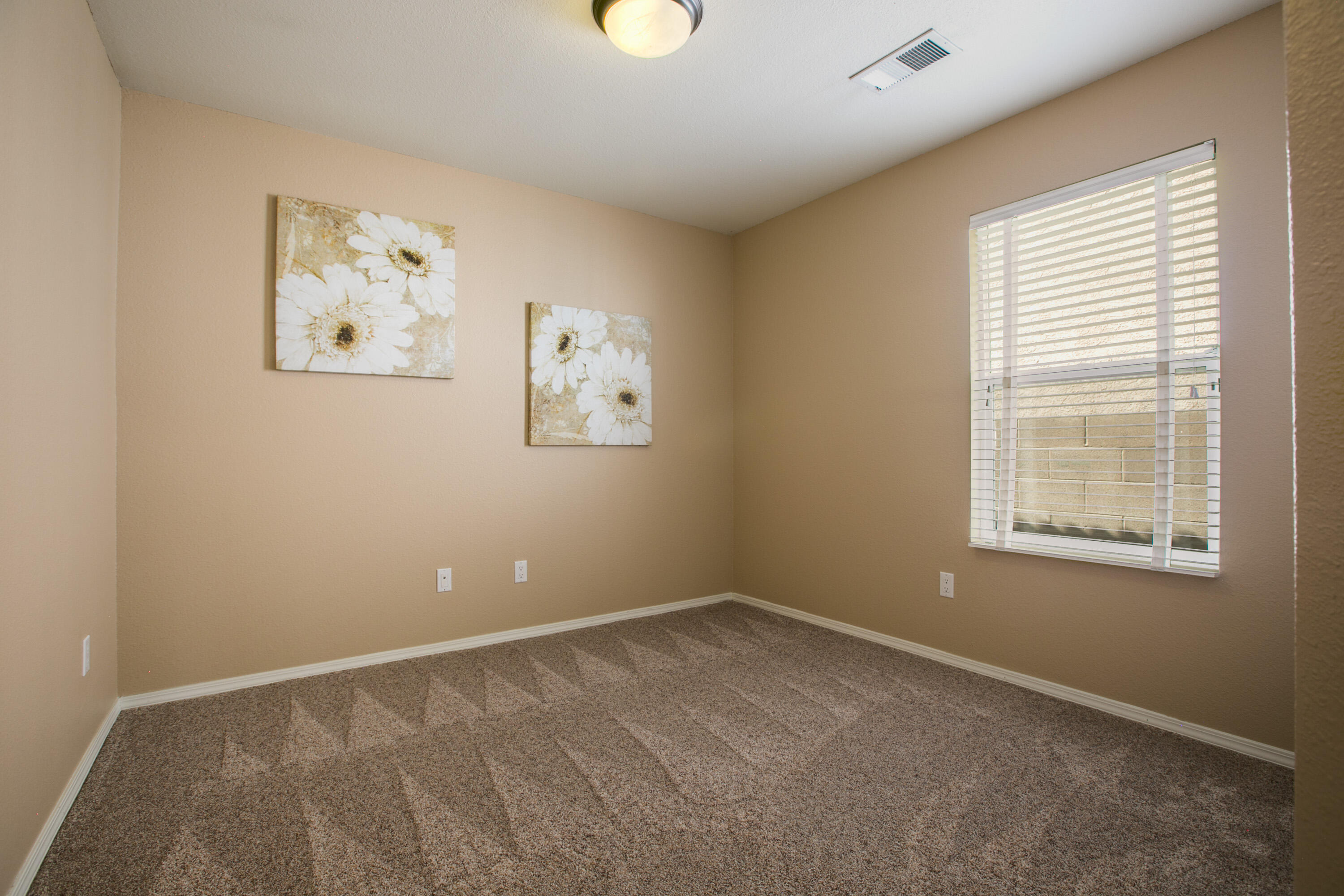 8605 Eagle Creek Drive NE