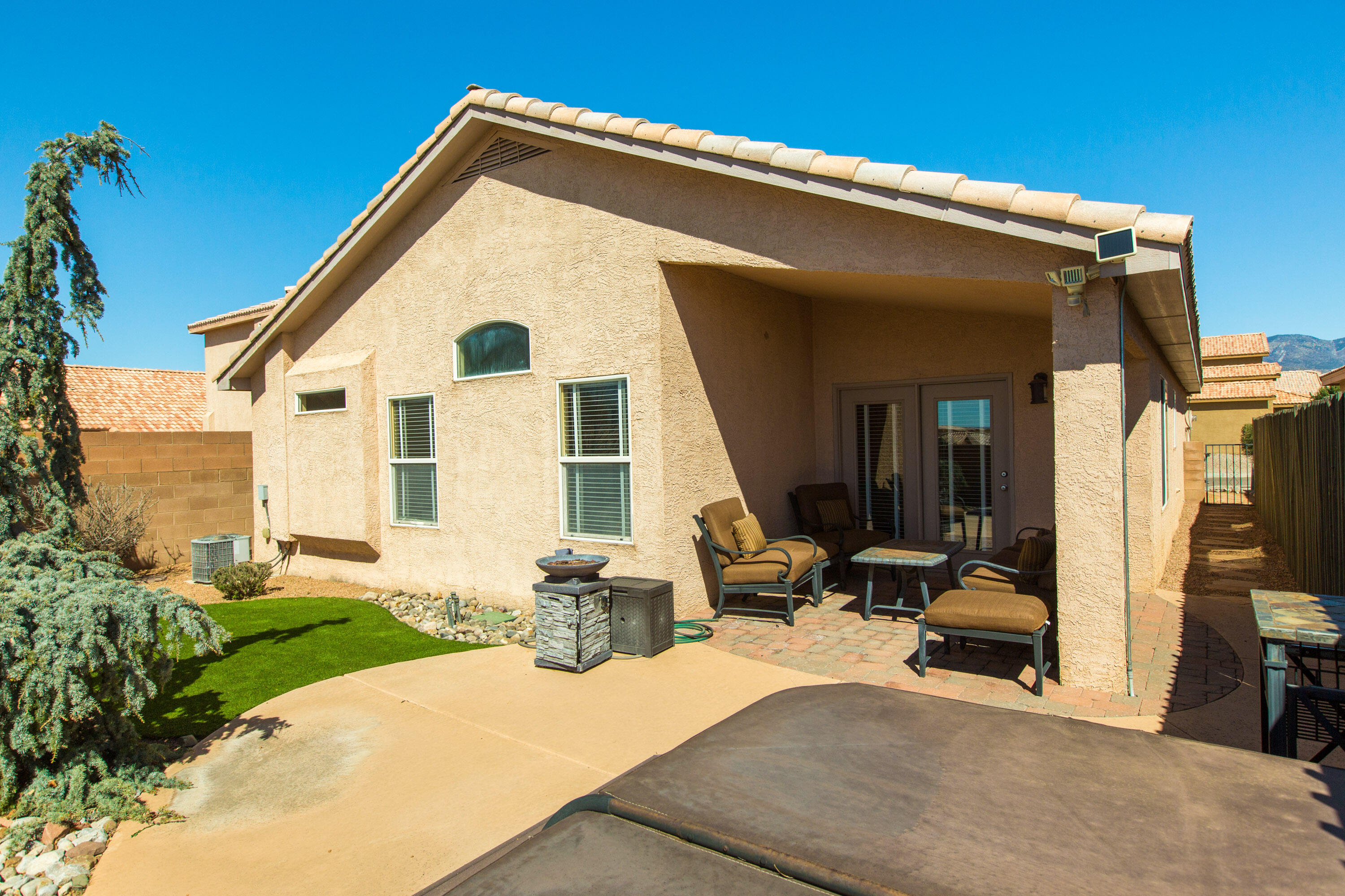 8605 Eagle Creek Drive NE