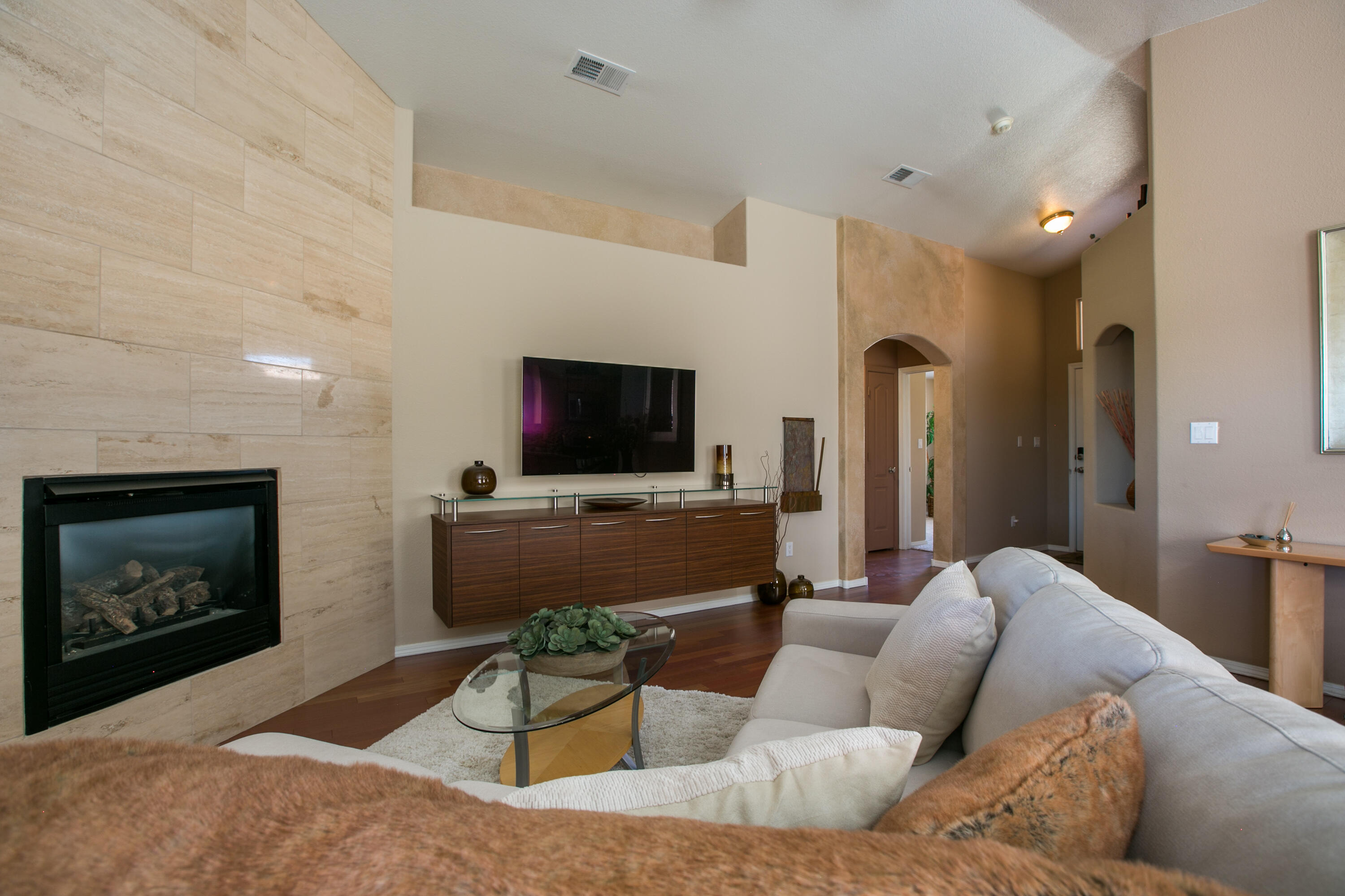 8605 Eagle Creek Drive NE