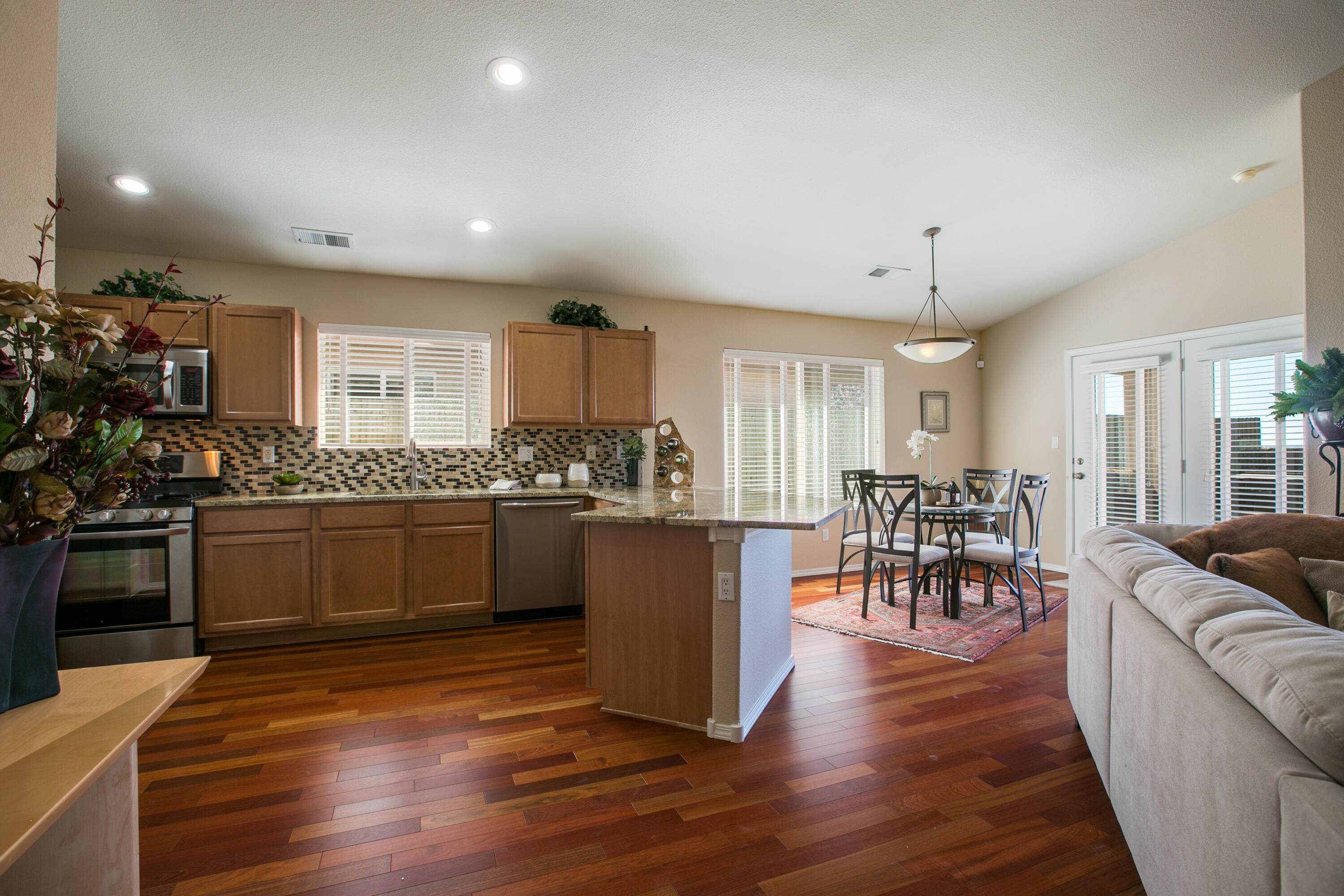 8605 Eagle Creek Drive NE