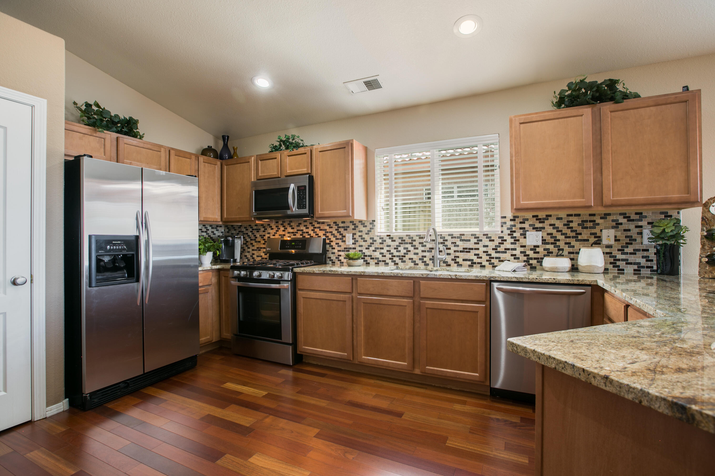 8605 Eagle Creek Drive NE