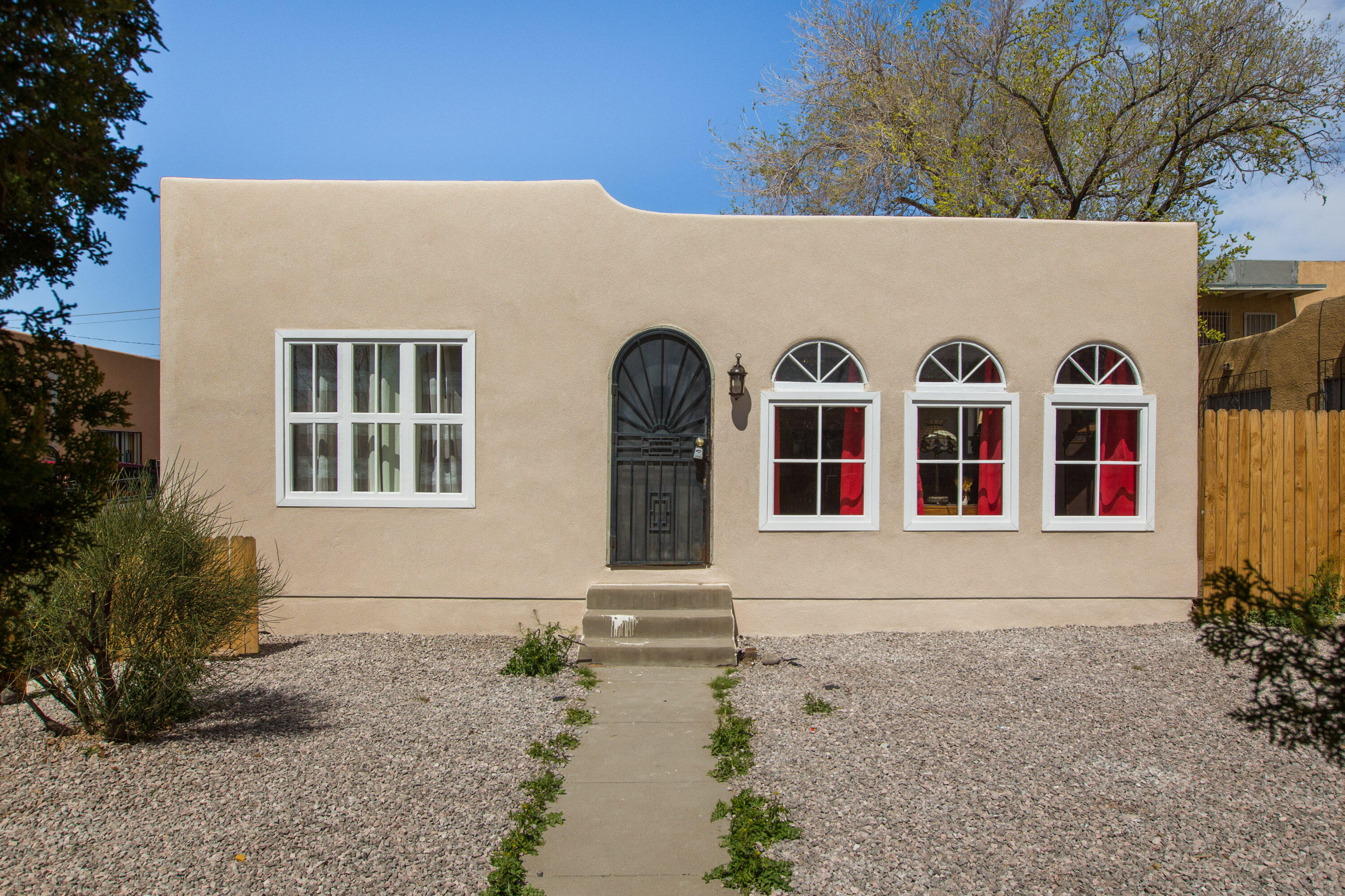 1817 Gold Avenue SE, Albuquerque, NM 87106