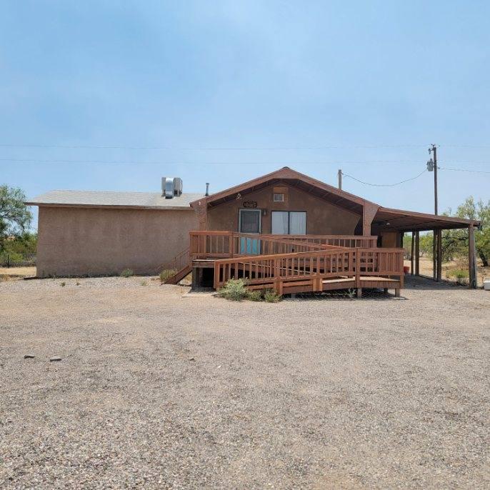 521 Ontario Drive, Elephant Butte, NM 87935