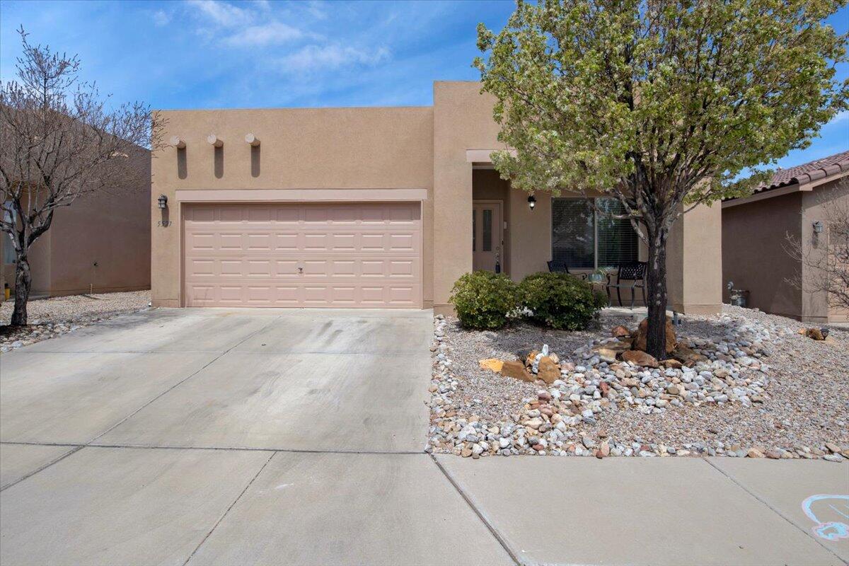5527 Costa Uerde Road NW, Albuquerque, NM 87120