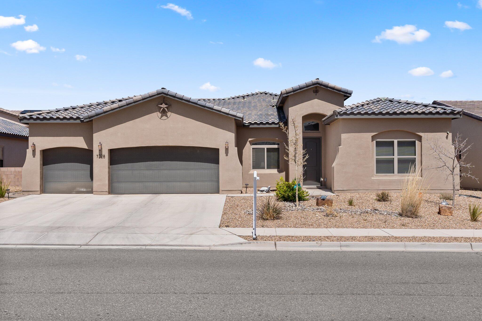 7228 Aldan Drive NE, Rio Rancho, NM 87144