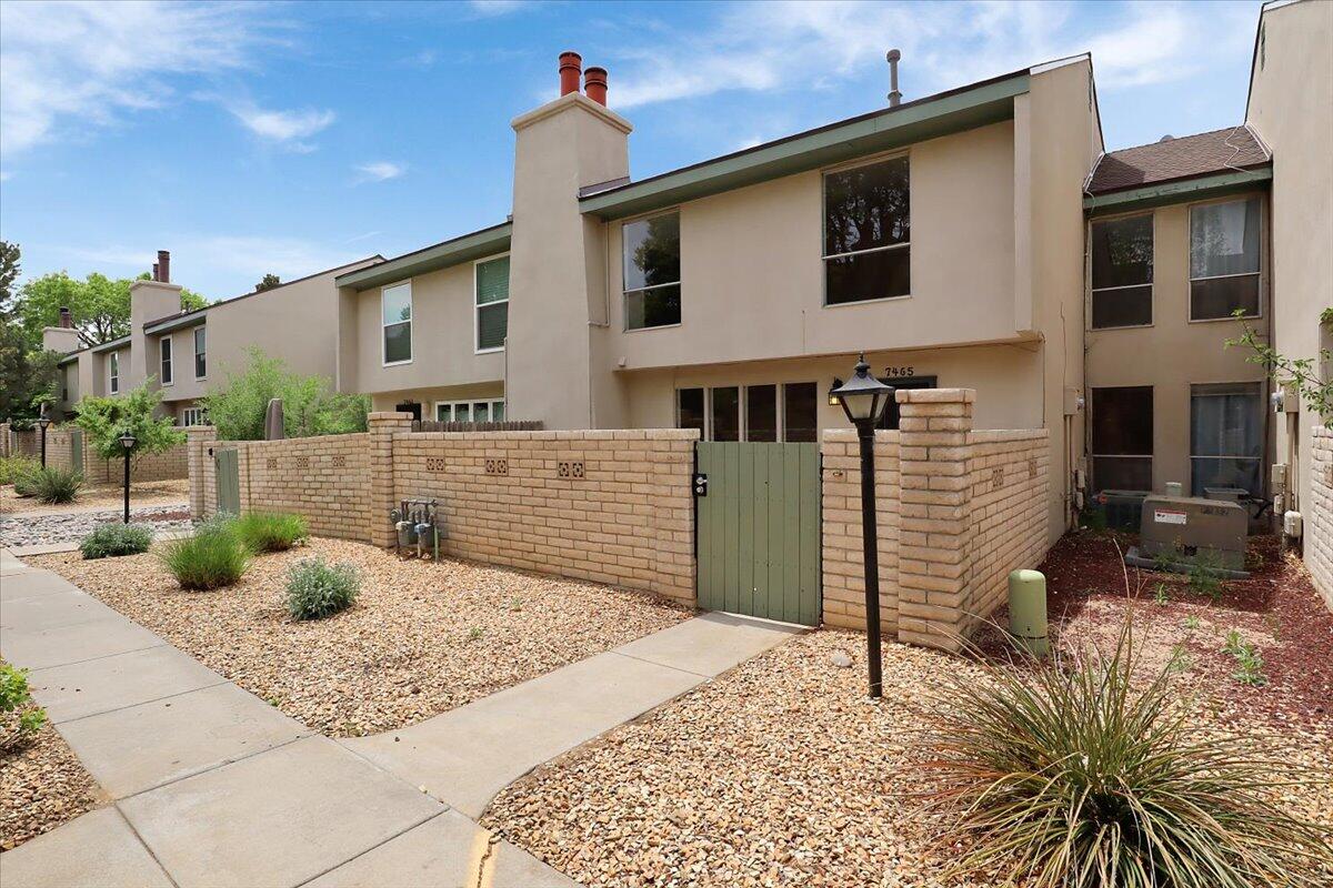 Move in ready townhome at Little Turtle with two en-suite bathrooms for both bedrooms! Fresh paint and carpet. Termite inspection and warranty complete. Community pool! Roof and stucco maintained by HOA and water paid by HOA.  Open House May 5, 12-2pm