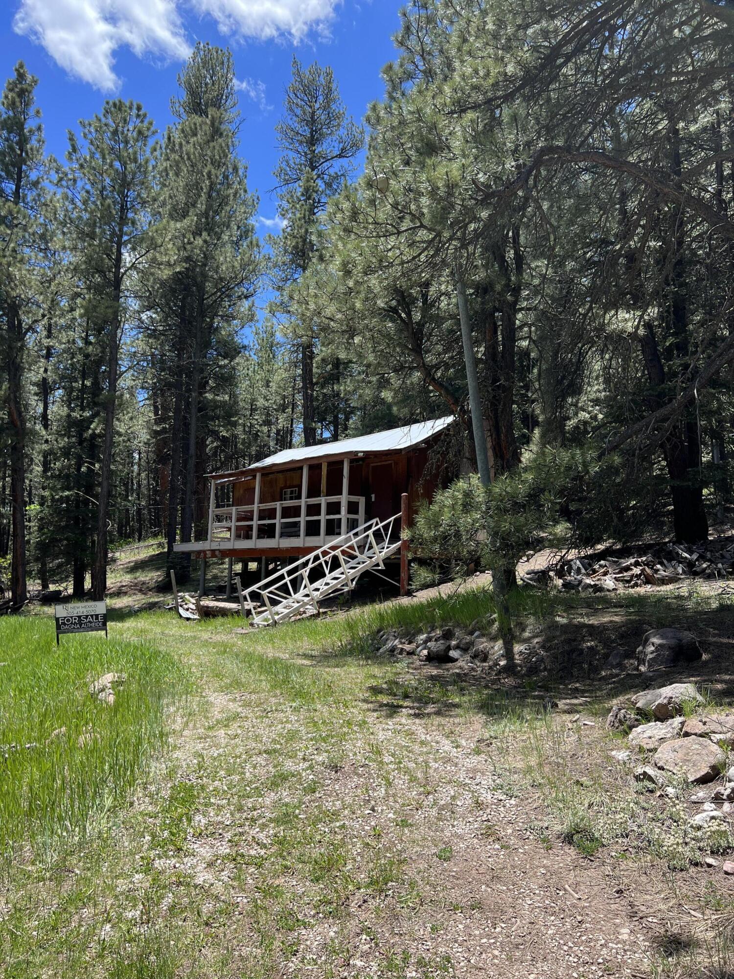 537 Miller Road, Jemez Springs, NM 87025