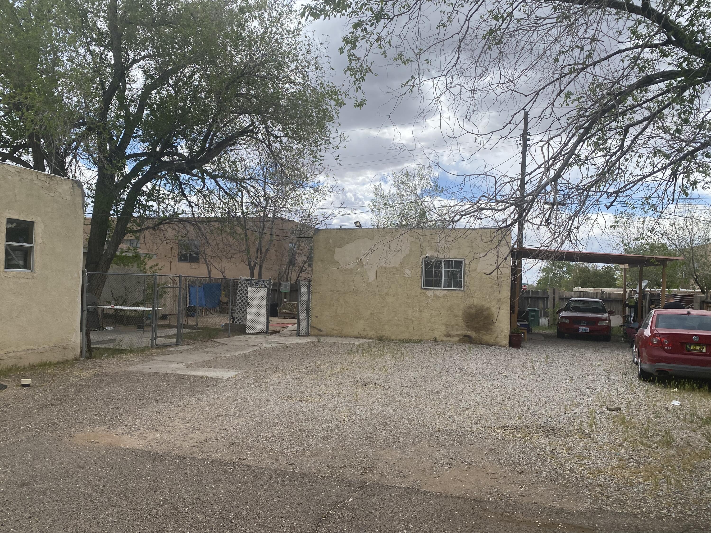 445 Texas Street NE, Albuquerque, NM 87108