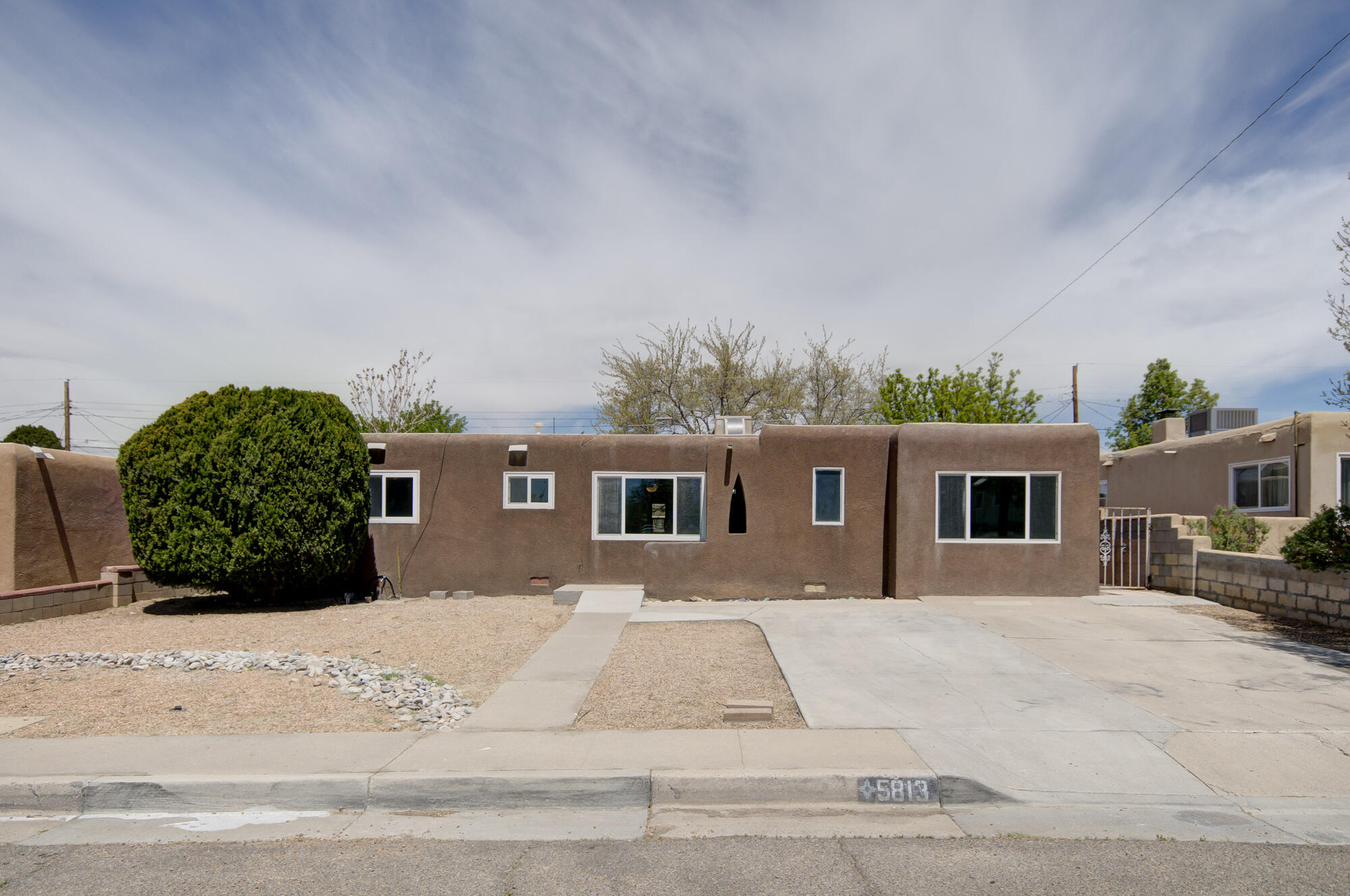 5813 Alta Monte Avenue NE, Albuquerque, NM 87110