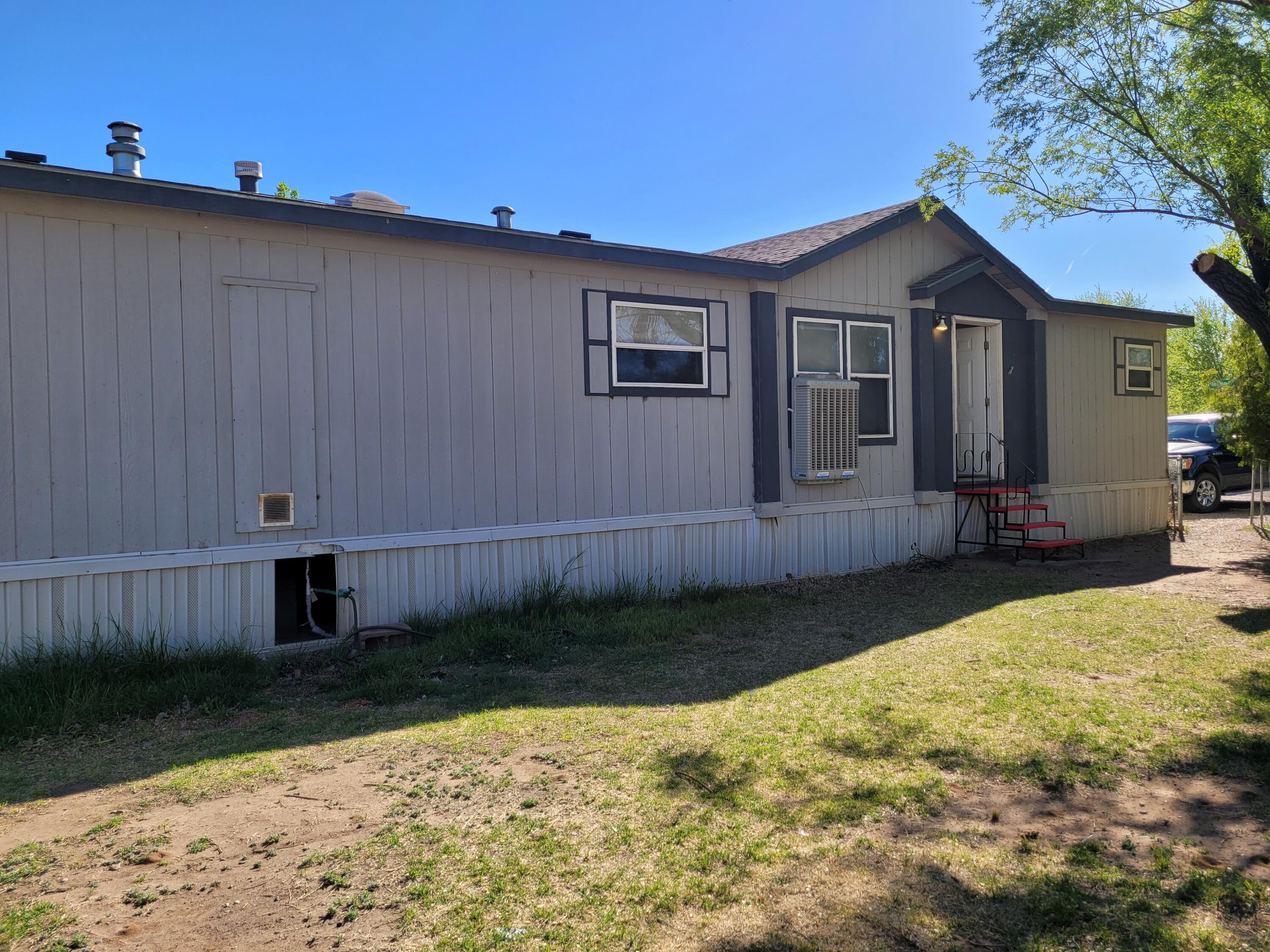 1546 Heaton Loop SE, Los Lunas, NM 87031