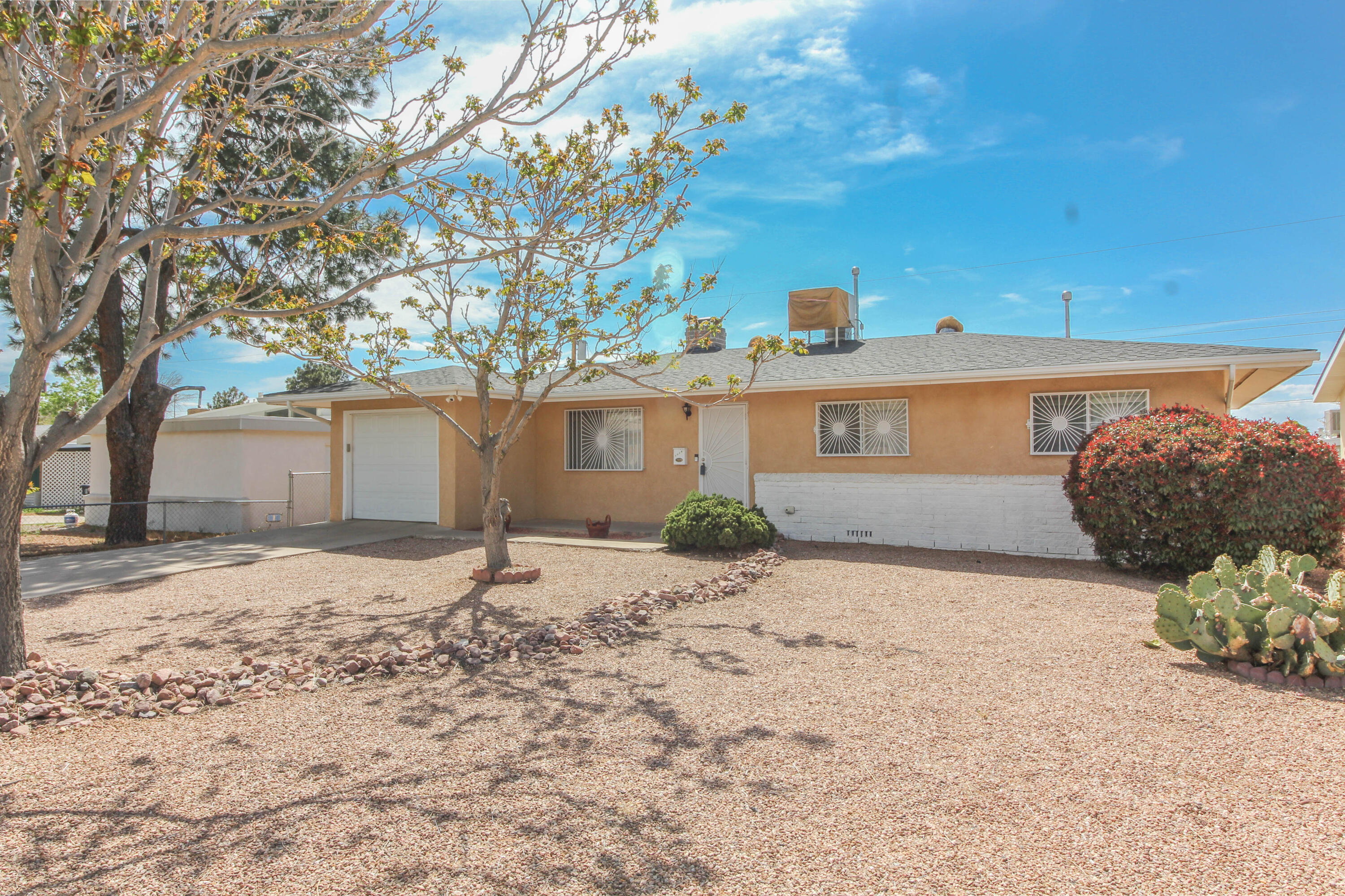 1509 Elizabeth Street NE, Albuquerque, NM 87112