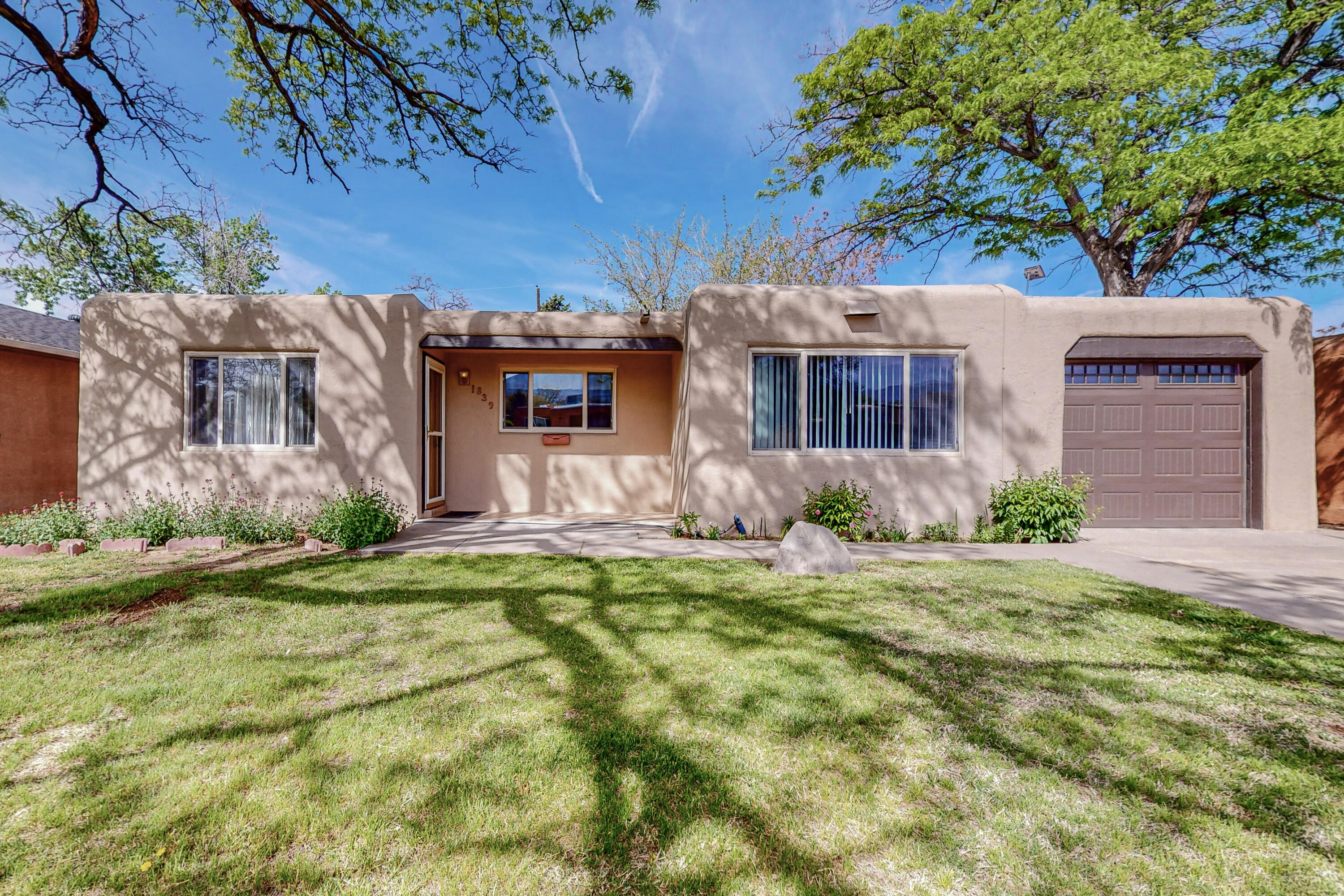 1839 Field Drive NE, Albuquerque, NM 87112